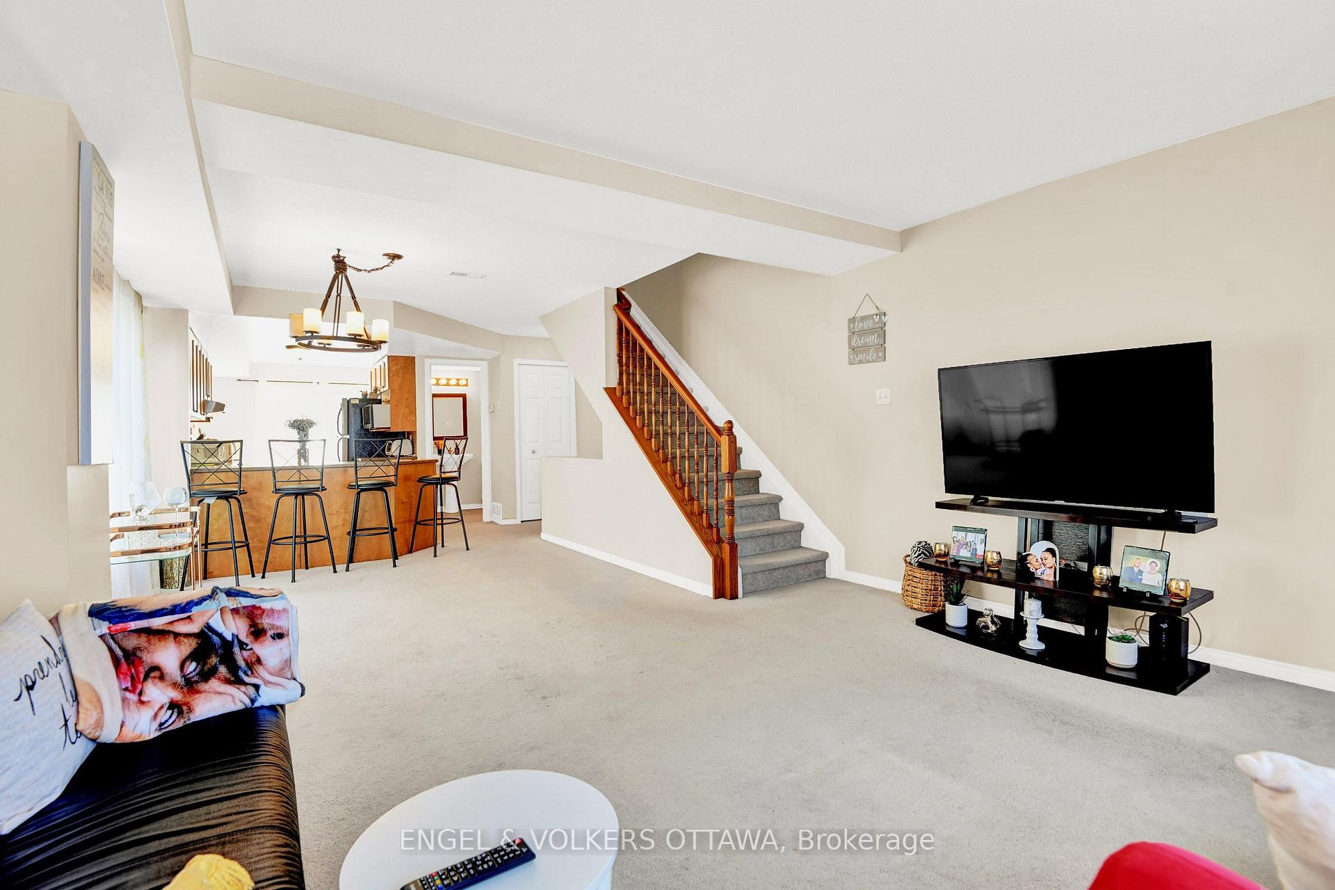 Photo 12 of 38 Lakepointe Drive, Ottawa, Avalon East — HOMEH