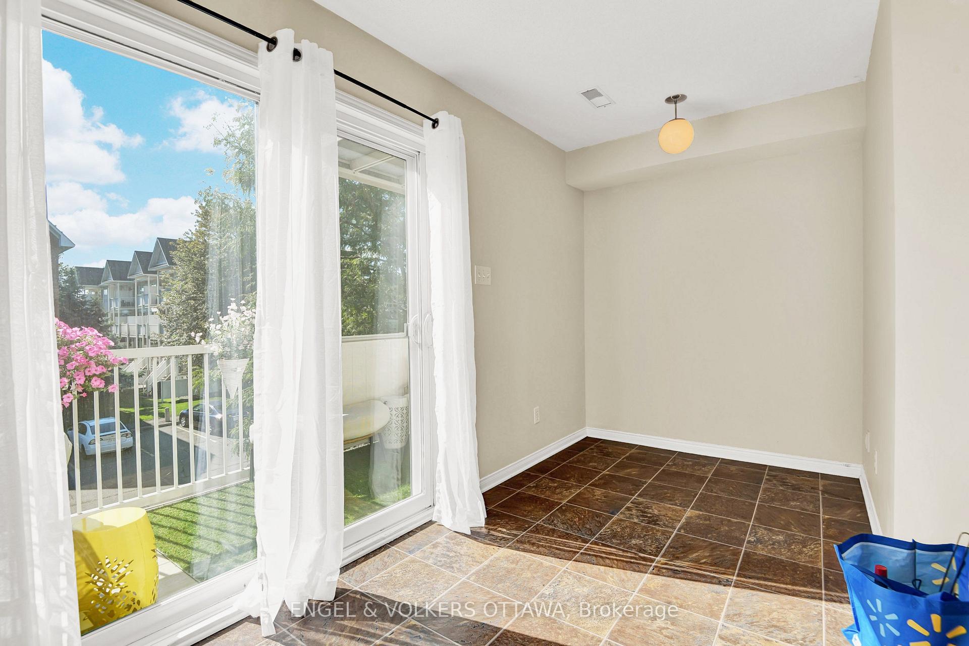 Photo 18 of 38 Lakepointe Drive, Ottawa, Avalon East — HOMEH
