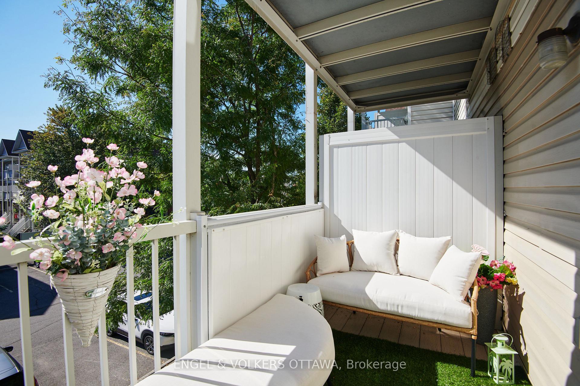 Photo 20 of 38 Lakepointe Drive, Ottawa, Avalon East — HOMEH