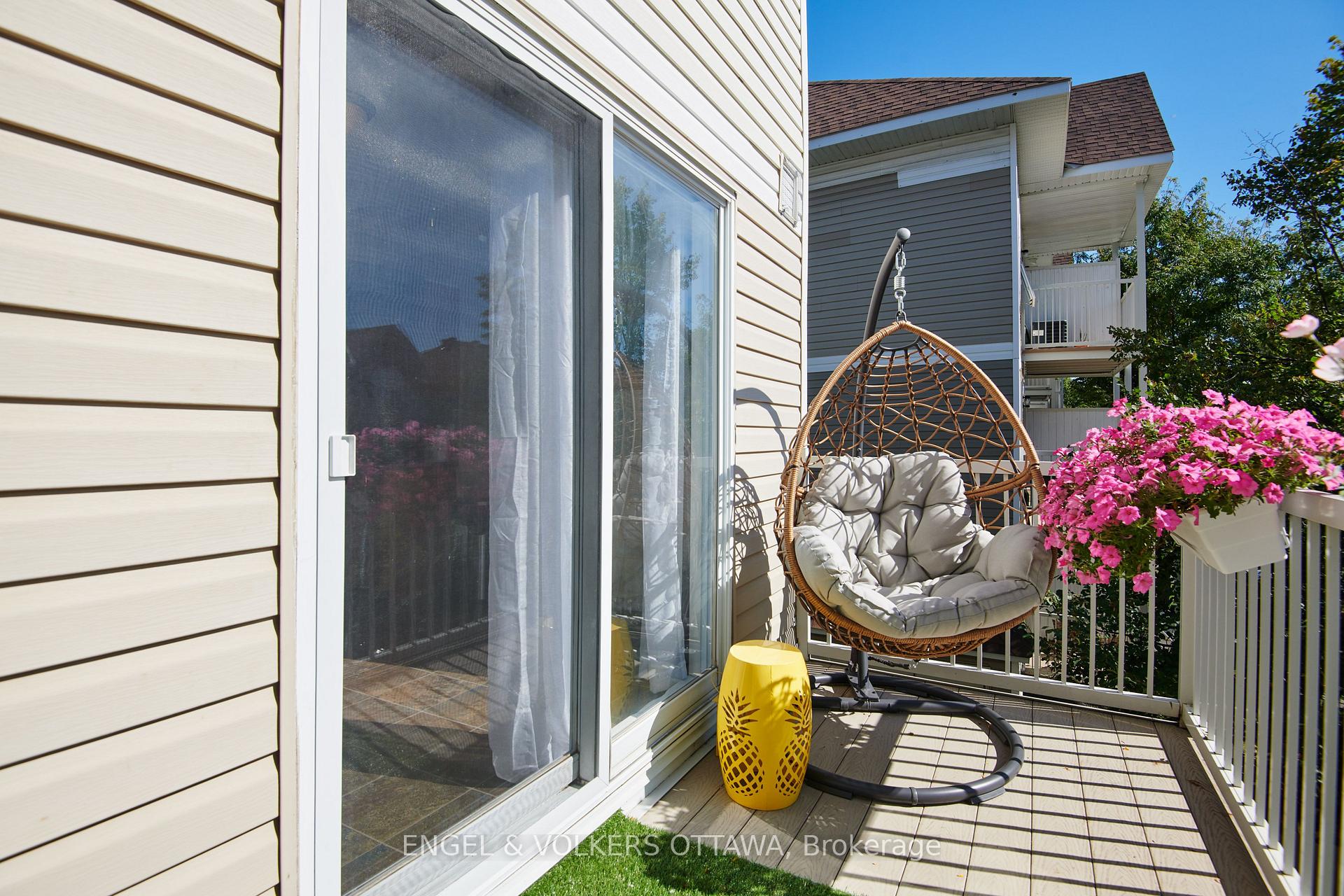 Photo 21 of 38 Lakepointe Drive, Ottawa, Avalon East — HOMEH