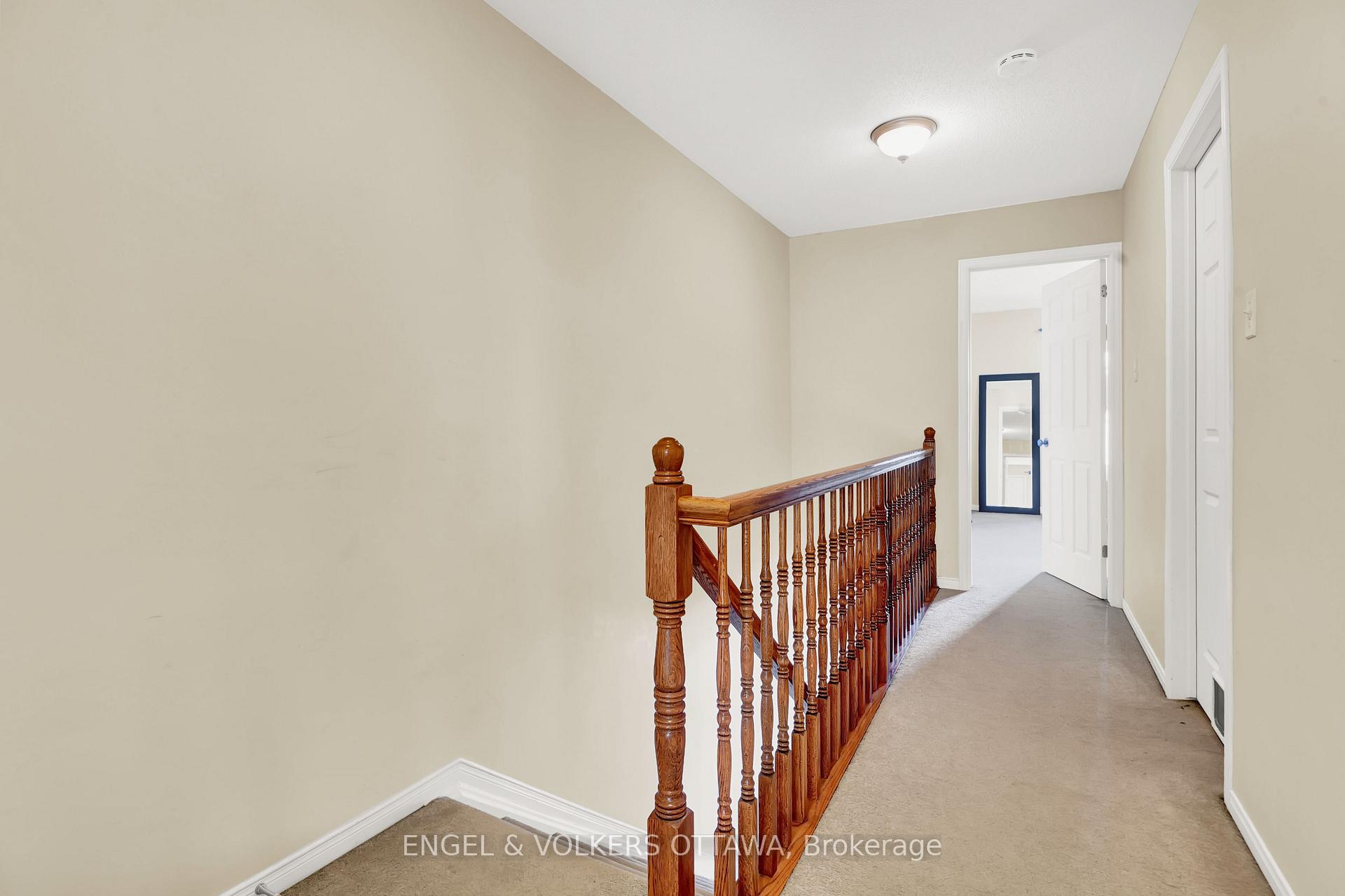 Photo 25 of 38 Lakepointe Drive, Ottawa, Avalon East — HOMEH