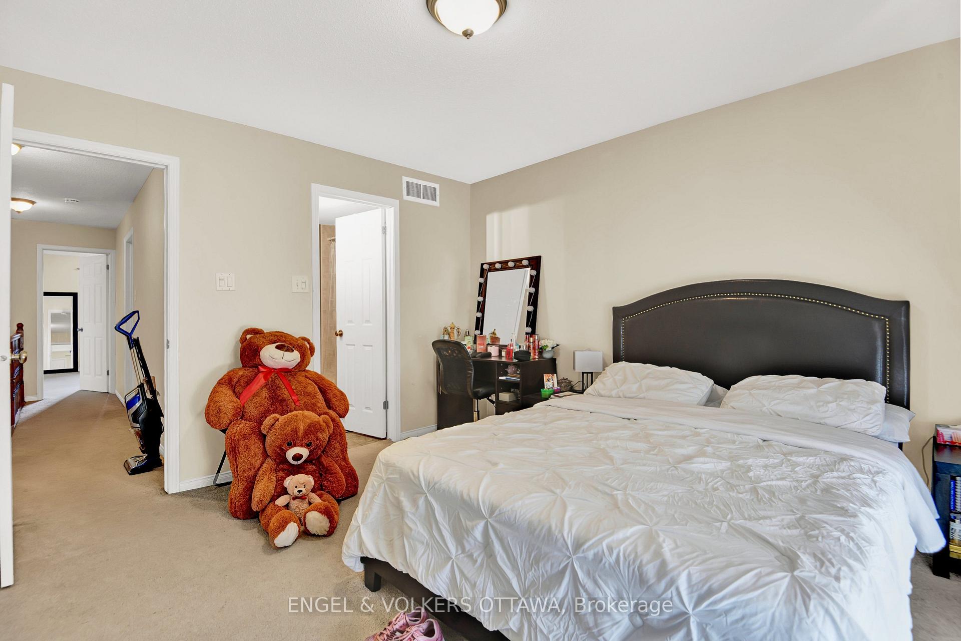 Photo 27 of 38 Lakepointe Drive, Ottawa, Avalon East — HOMEH