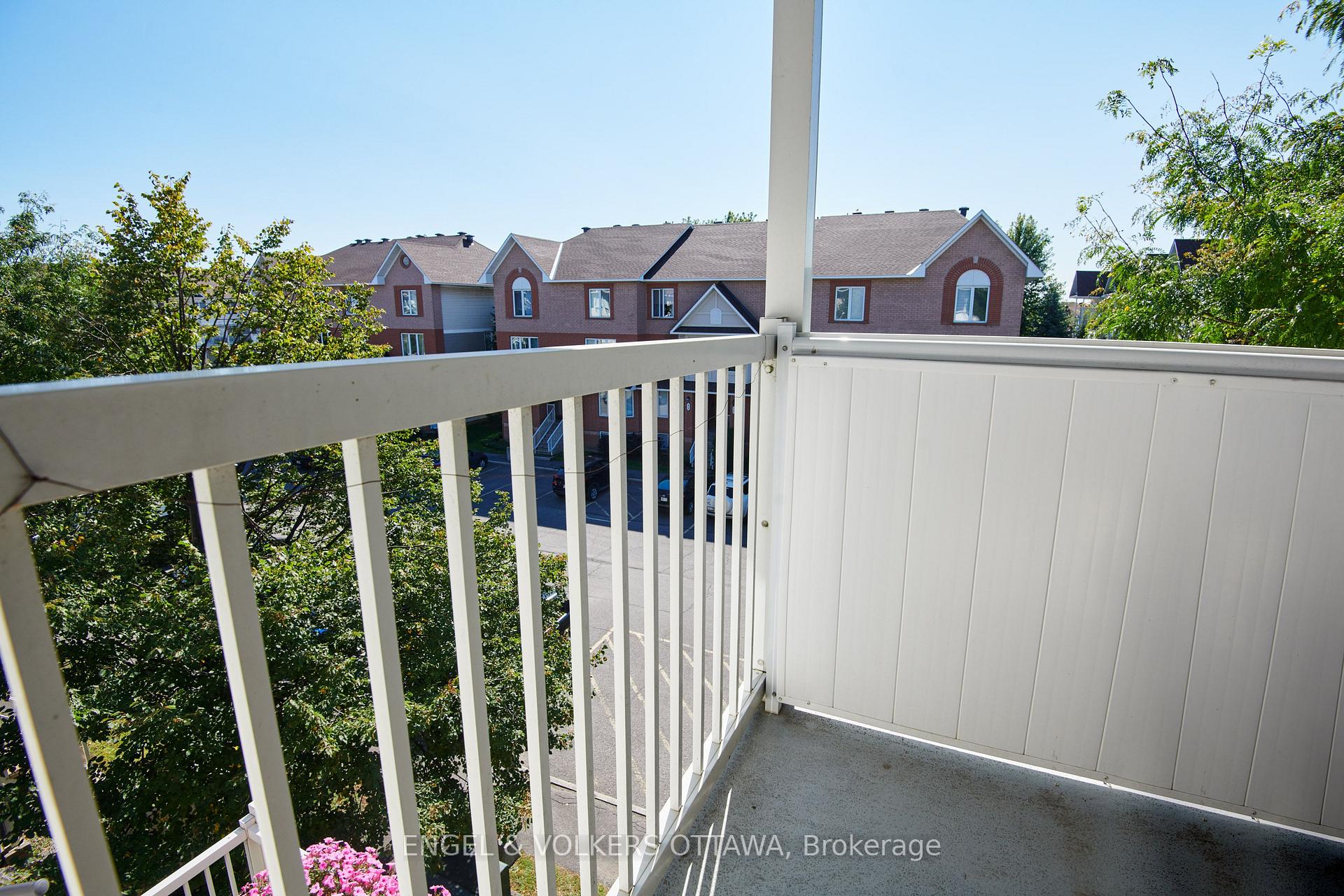 Photo 28 of 38 Lakepointe Drive, Ottawa, Avalon East — HOMEH