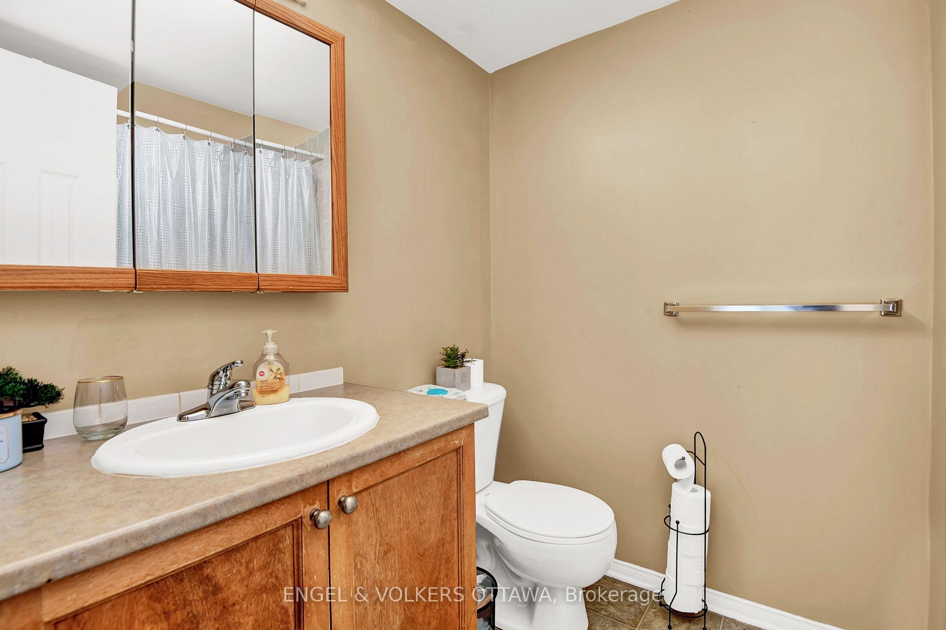 Photo 29 of 38 Lakepointe Drive, Ottawa, Avalon East — HOMEH