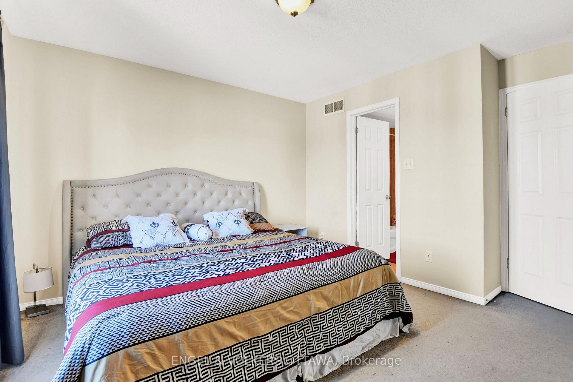 Photo 31 of 38 Lakepointe Drive, Ottawa, Avalon East — HOMEH