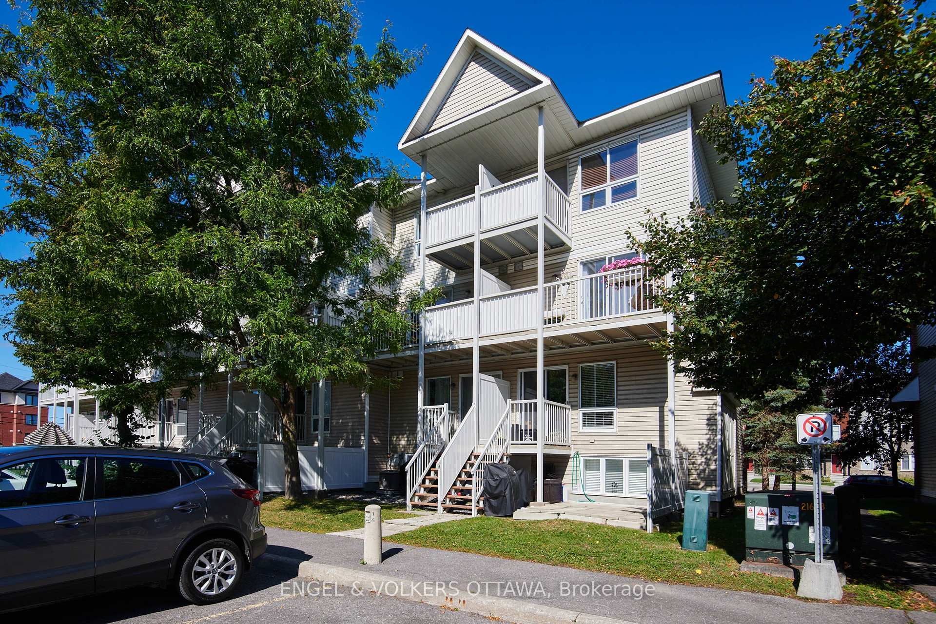 Photo 33 of 38 Lakepointe Drive, Ottawa, Avalon East — HOMEH