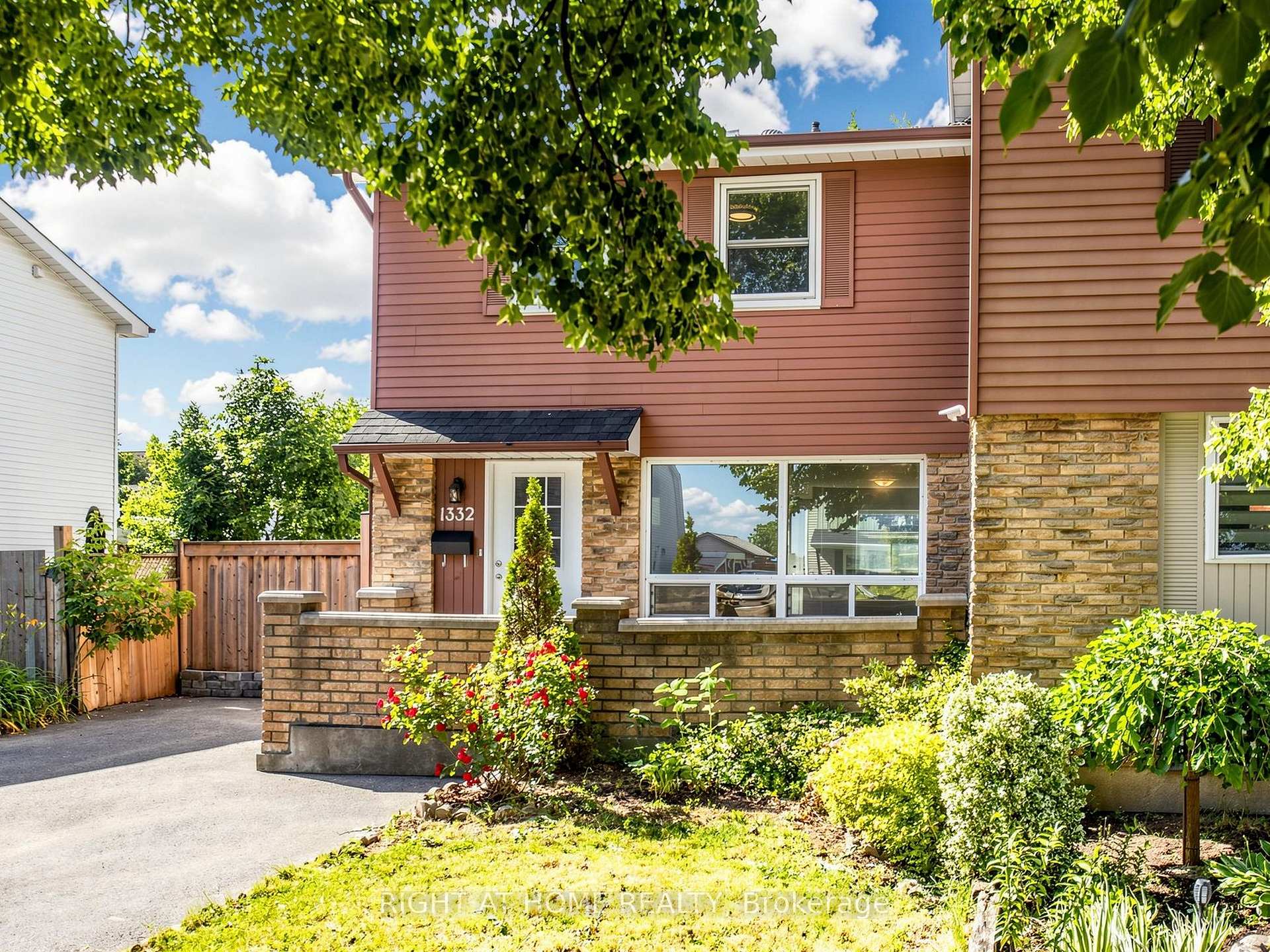 Photo 2 of 1332 Fenelon Crescent, Oshawa, Lakeview — HOMEH