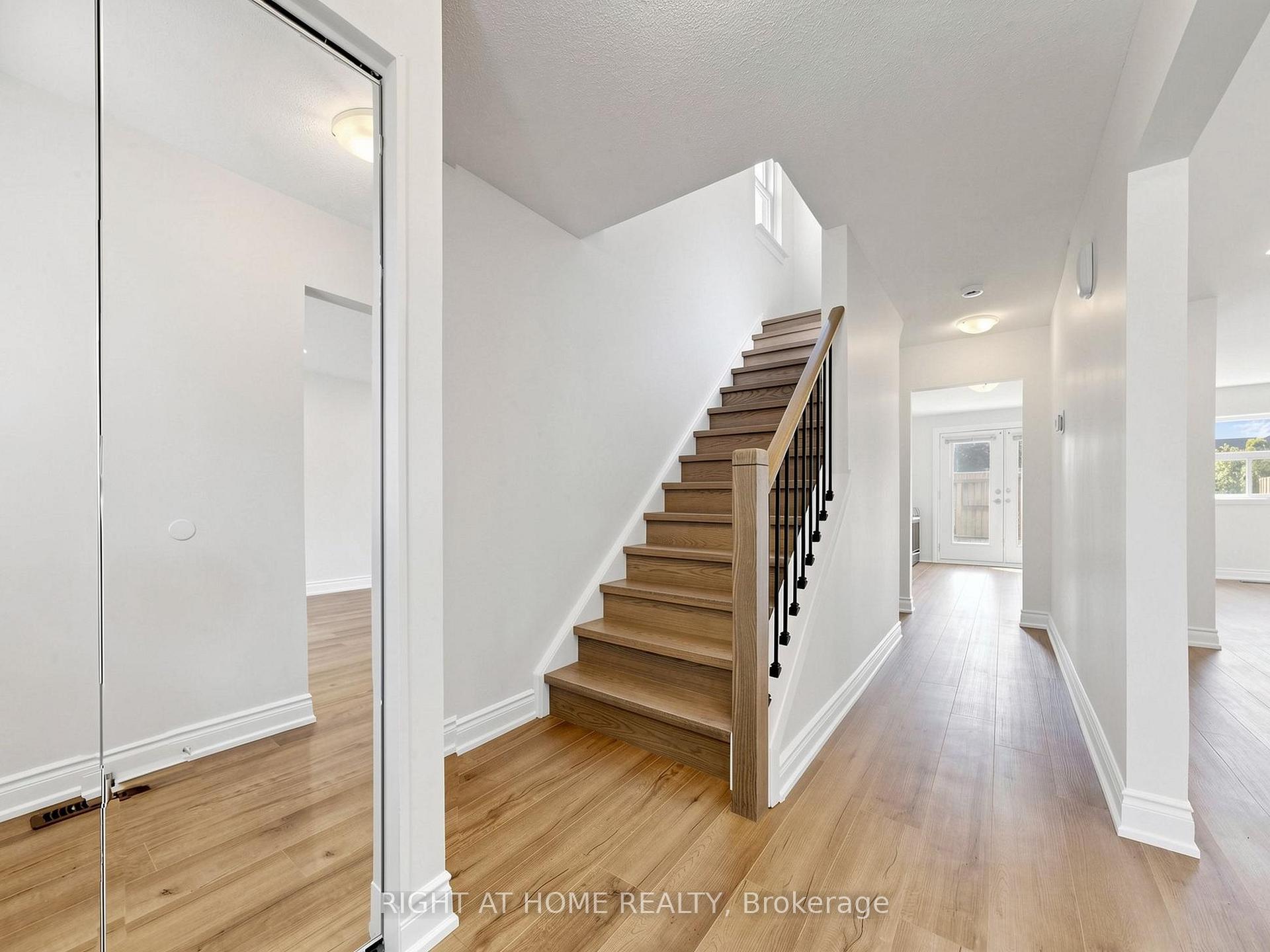 Photo 4 of 1332 Fenelon Crescent, Oshawa, Lakeview — HOMEH