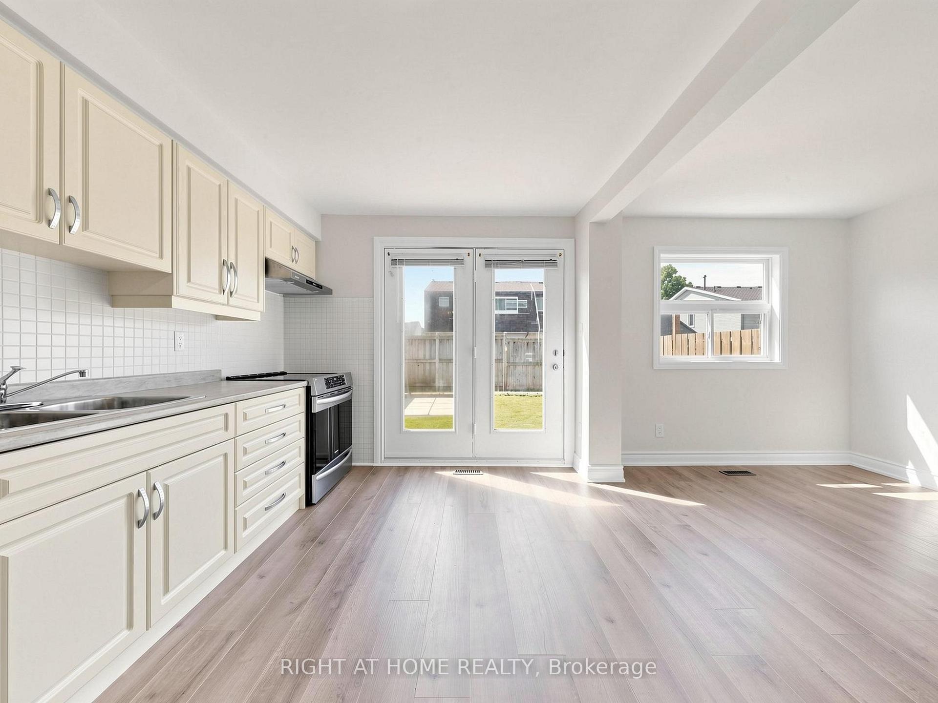 Photo 9 of 1332 Fenelon Crescent, Oshawa, Lakeview — HOMEH