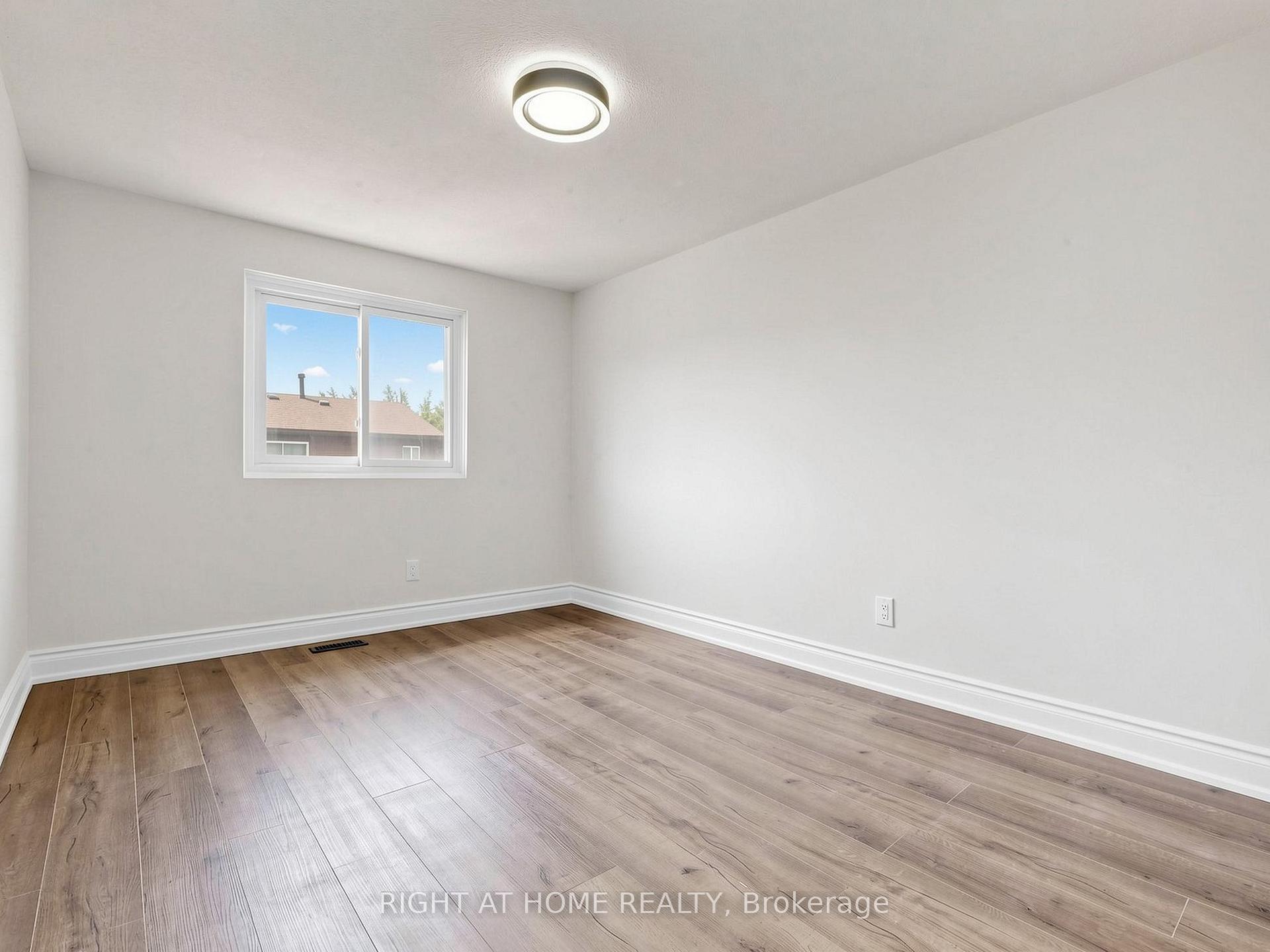 Photo 13 of 1332 Fenelon Crescent, Oshawa, Lakeview — HOMEH