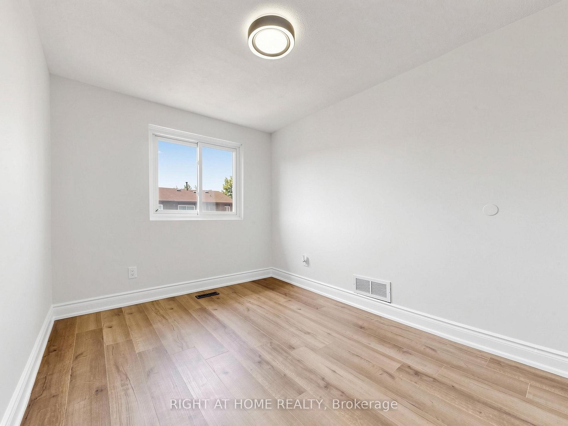 Photo 15 of 1332 Fenelon Crescent, Oshawa, Lakeview — HOMEH