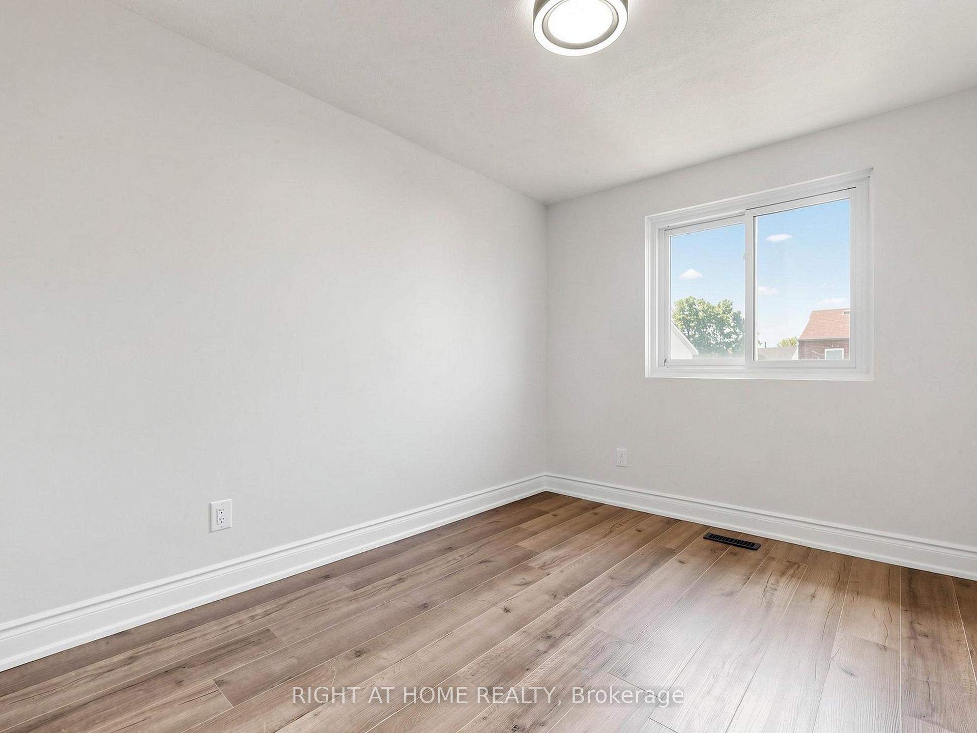 Photo 16 of 1332 Fenelon Crescent, Oshawa, Lakeview — HOMEH