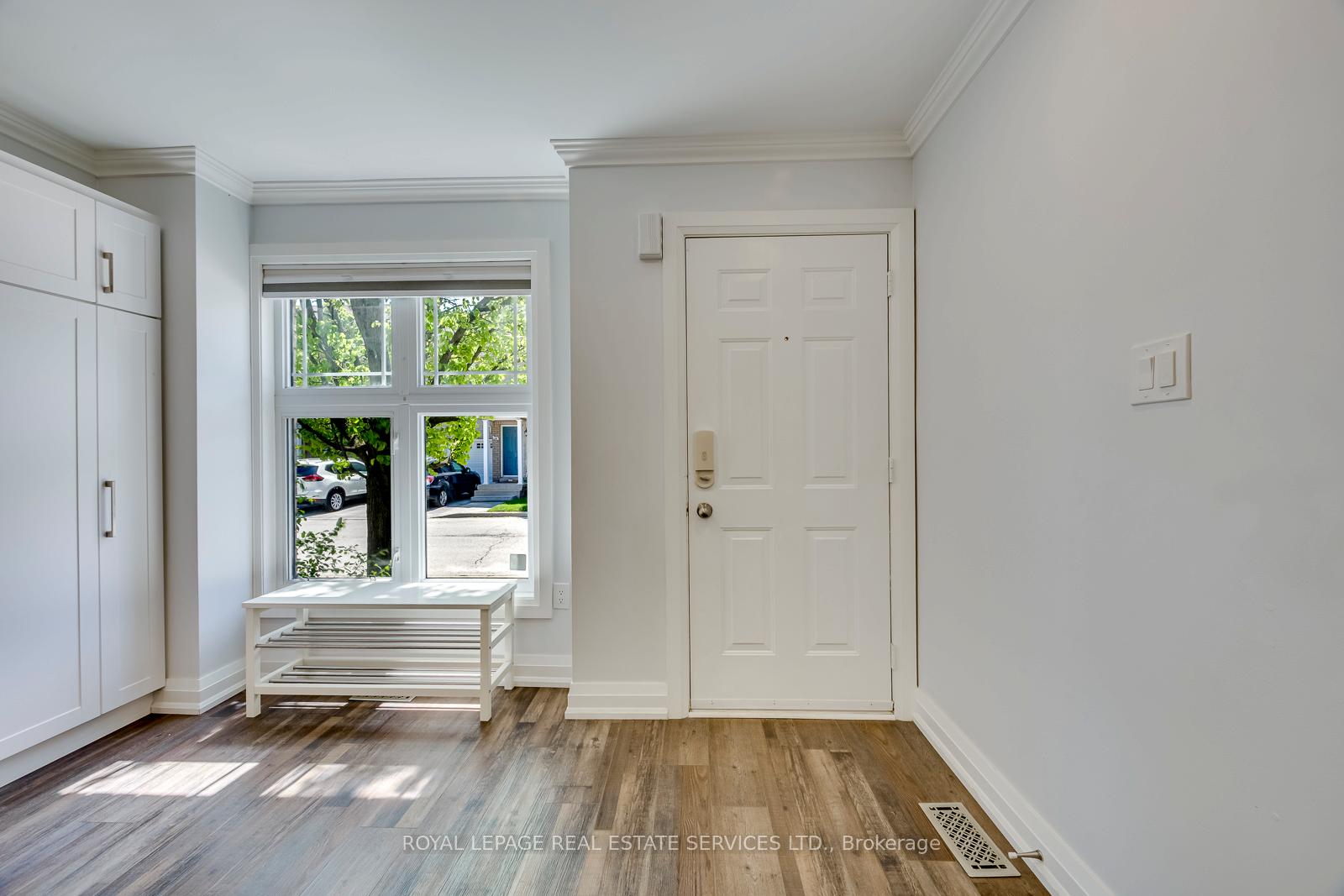 Photo 5 of Unit 15, 2189 Postmaster Drive, Oakville, Westmount — HOMEH