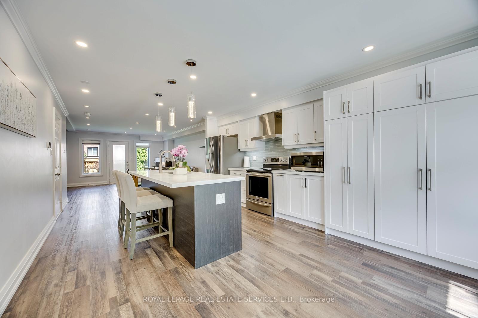 Photo 6 of Unit 15, 2189 Postmaster Drive, Oakville, Westmount — HOMEH