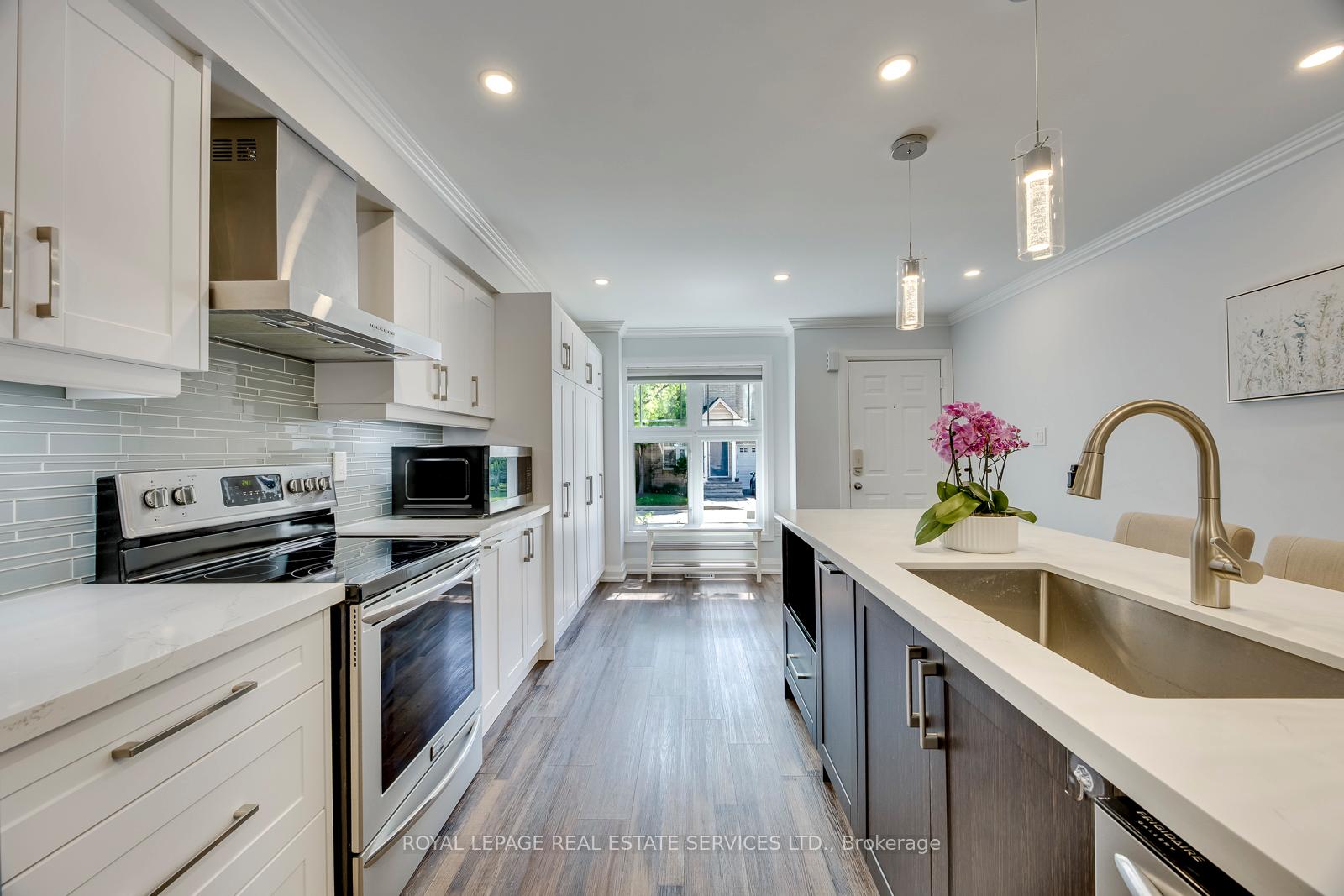 Photo 9 of Unit 15, 2189 Postmaster Drive, Oakville, Westmount — HOMEH