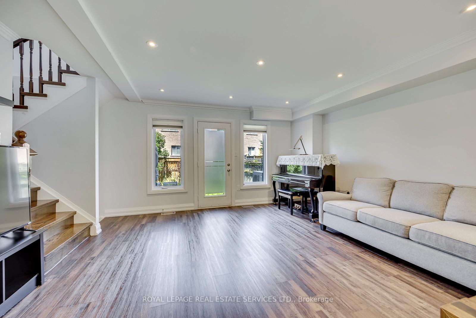 Photo 18 of Unit 15, 2189 Postmaster Drive, Oakville, Westmount — HOMEH