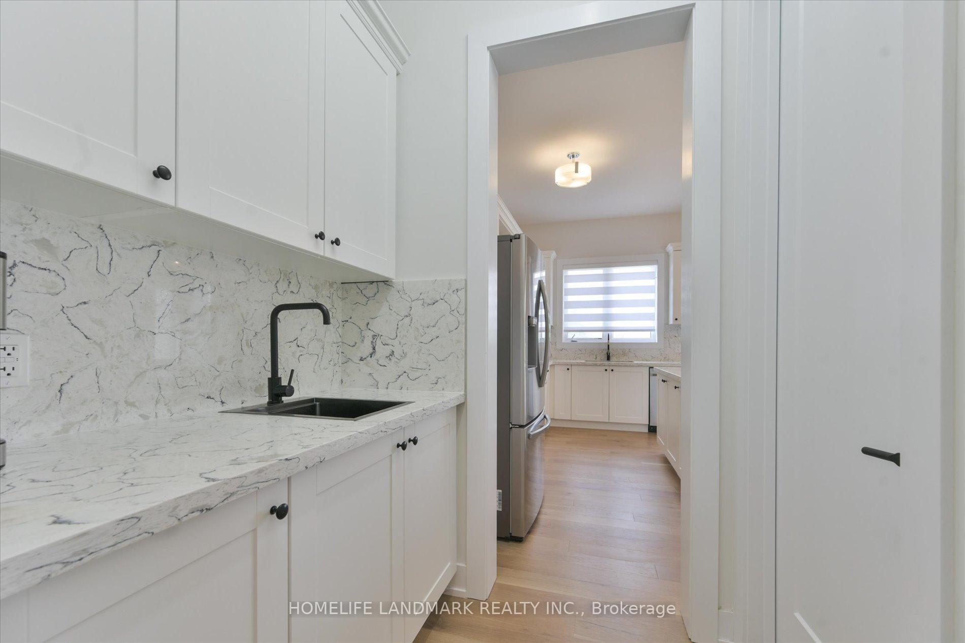 Photo 13 of 108 Pine Hill Crescent E, Aurora, Aurora Estates — HOMEH