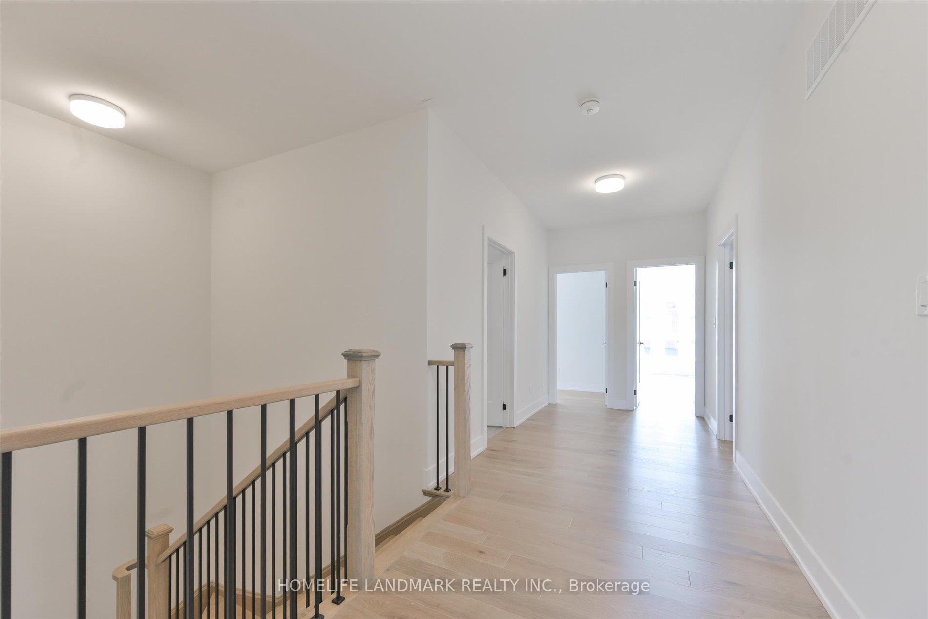 Photo 14 of 108 Pine Hill Crescent E, Aurora, Aurora Estates — HOMEH