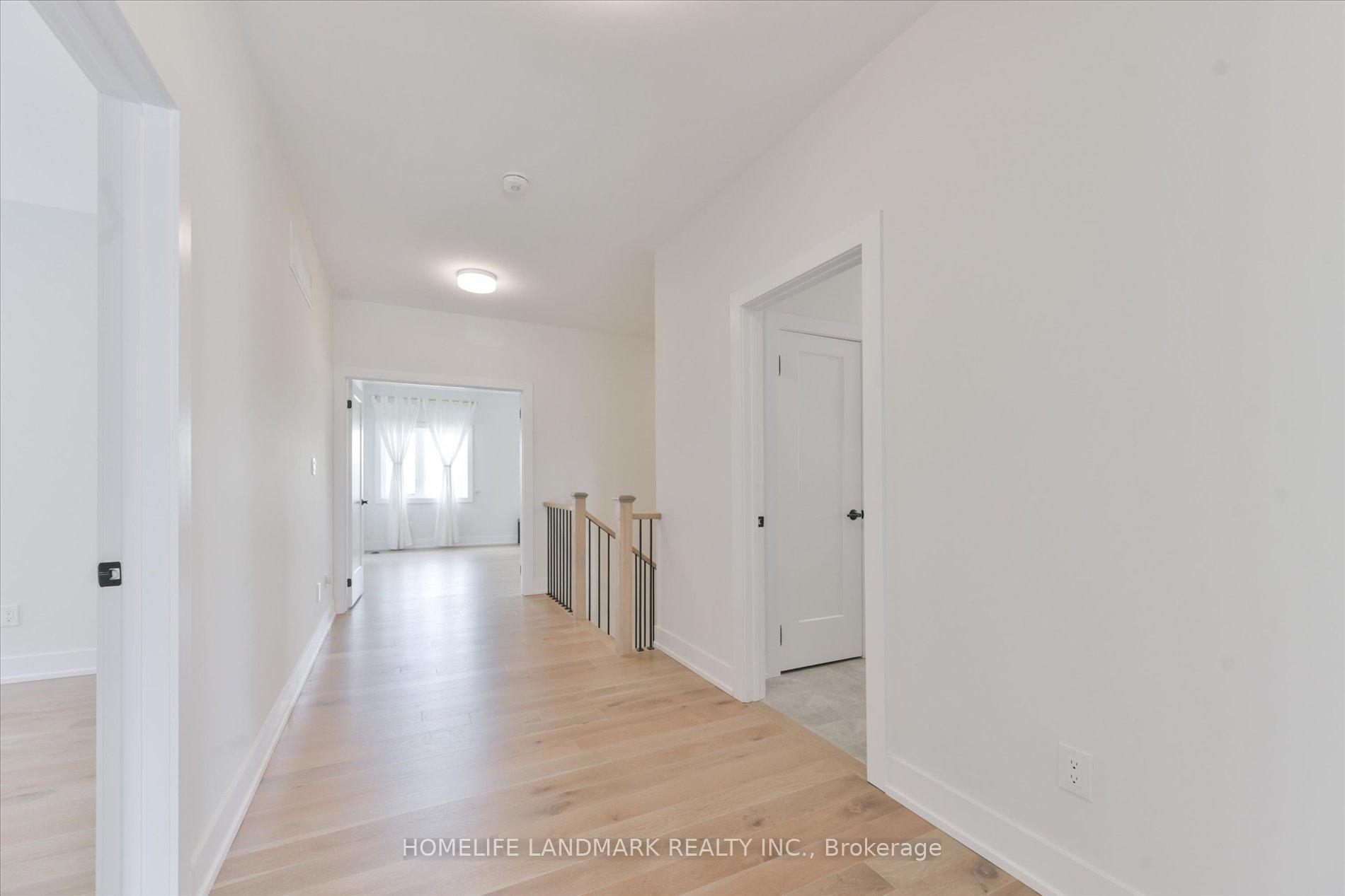 Photo 15 of 108 Pine Hill Crescent E, Aurora, Aurora Estates — HOMEH