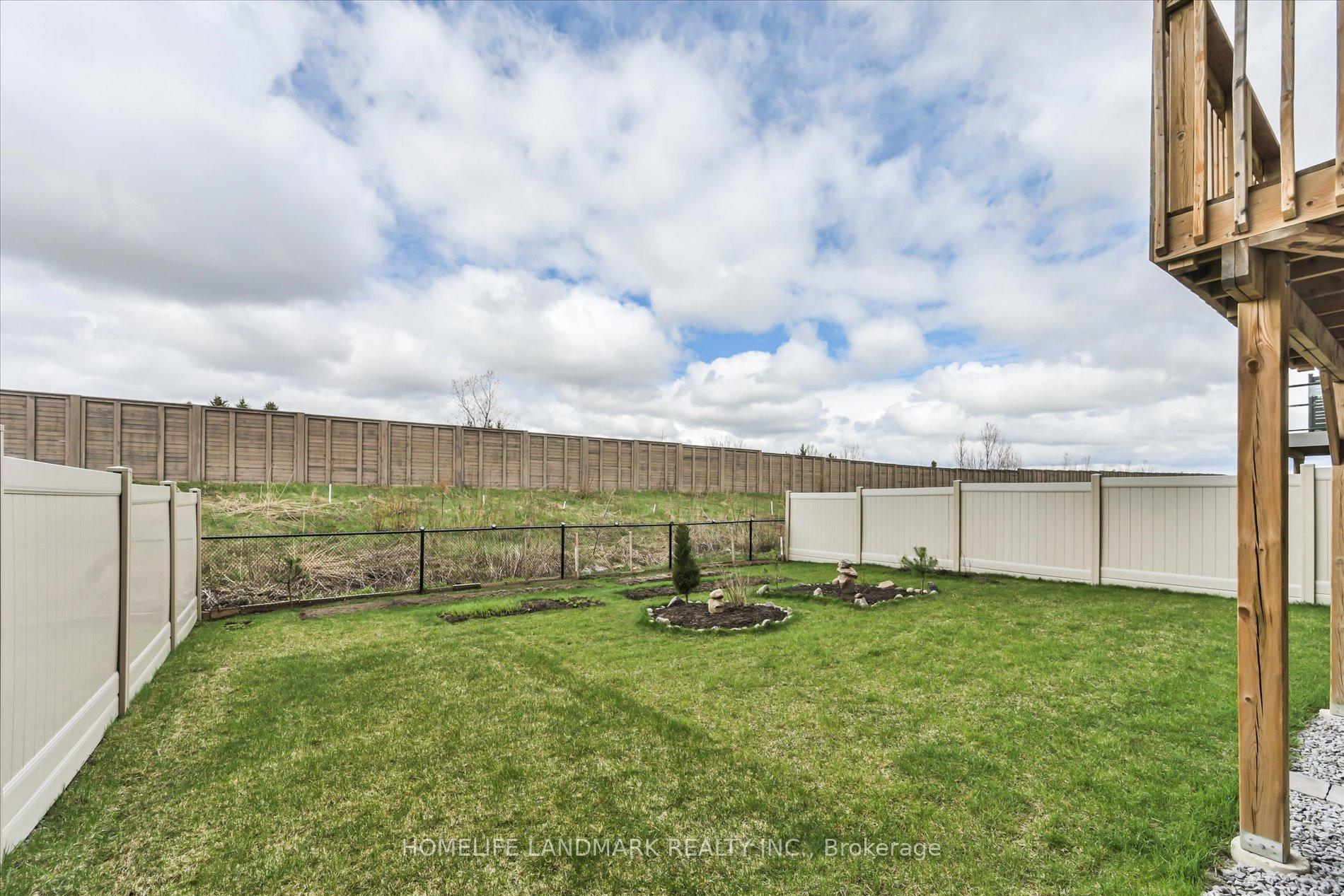 Photo 25 of 108 Pine Hill Crescent E, Aurora, Aurora Estates — HOMEH