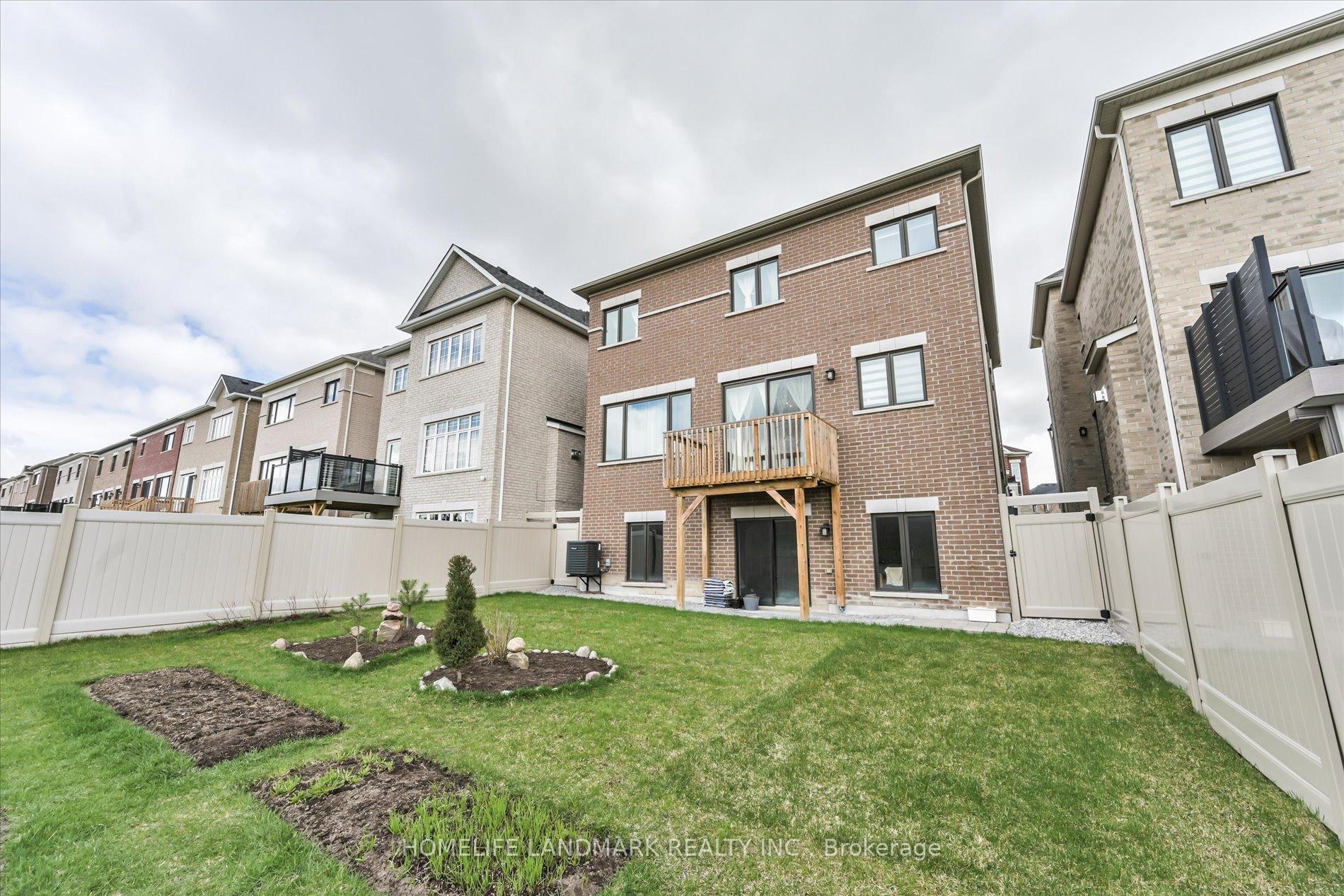 Photo 26 of 108 Pine Hill Crescent E, Aurora, Aurora Estates — HOMEH