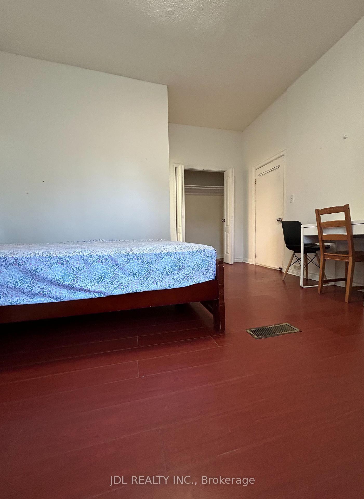 Photo 4 of Unit Suite AA, Main Floor, 4 Fitzroy Terr, Toronto, Kensington-Chinatown — HOMEH