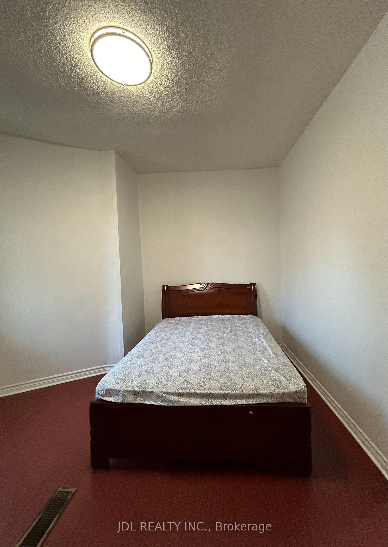 Photo 5 of Unit Suite AA, Main Floor, 4 Fitzroy Terr, Toronto, Kensington-Chinatown — HOMEH