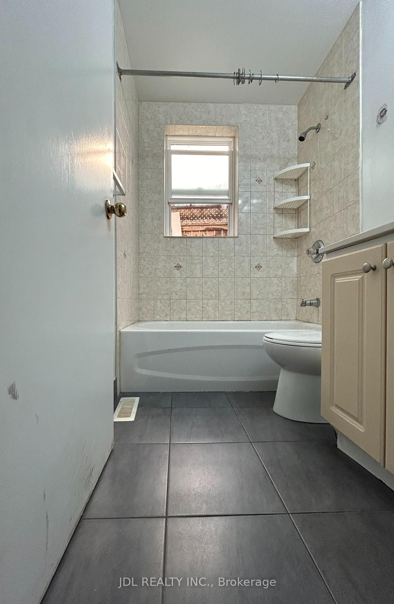 Photo 6 of Unit Suite AA, Main Floor, 4 Fitzroy Terr, Toronto, Kensington-Chinatown — HOMEH