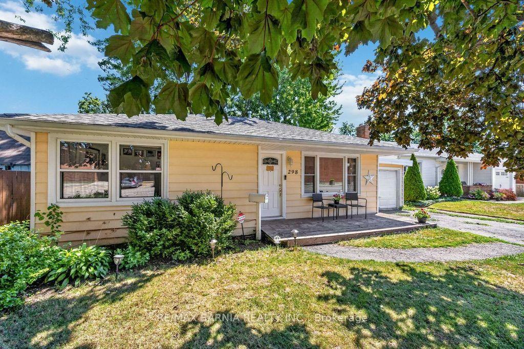 Photo 3 of 298 Lorne Avenue, Chatham-Kent, Wallaceburg — HOMEH