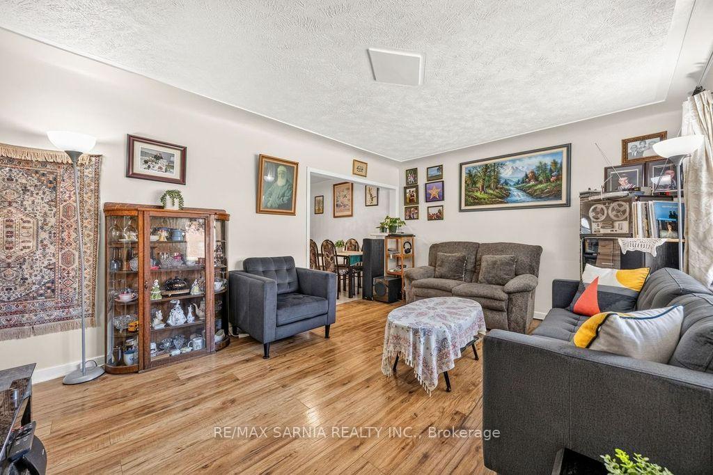 Photo 6 of 298 Lorne Avenue, Chatham-Kent, Wallaceburg — HOMEH