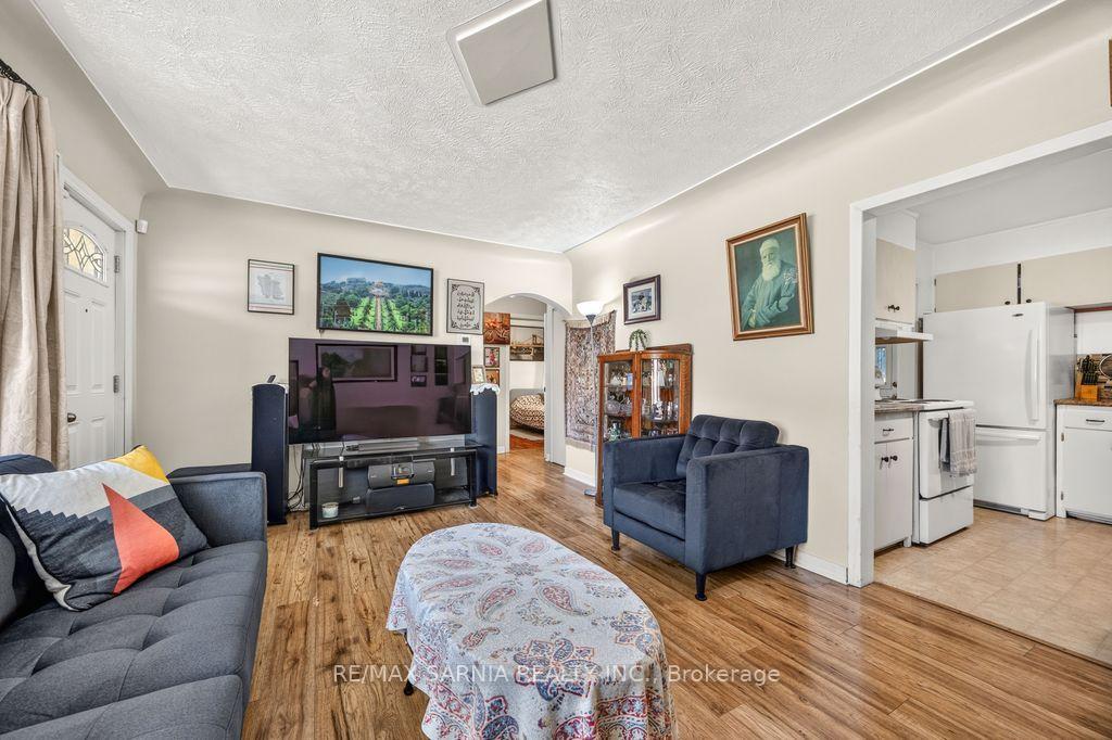 Photo 7 of 298 Lorne Avenue, Chatham-Kent, Wallaceburg — HOMEH