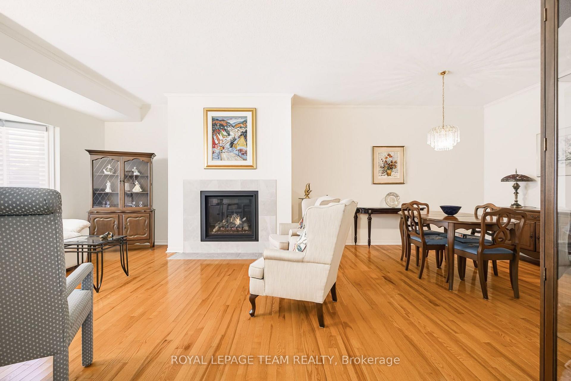 Photo 4 of 19 Pine Needles Court, Ottawa, Stittsville (Central) — HOMEH