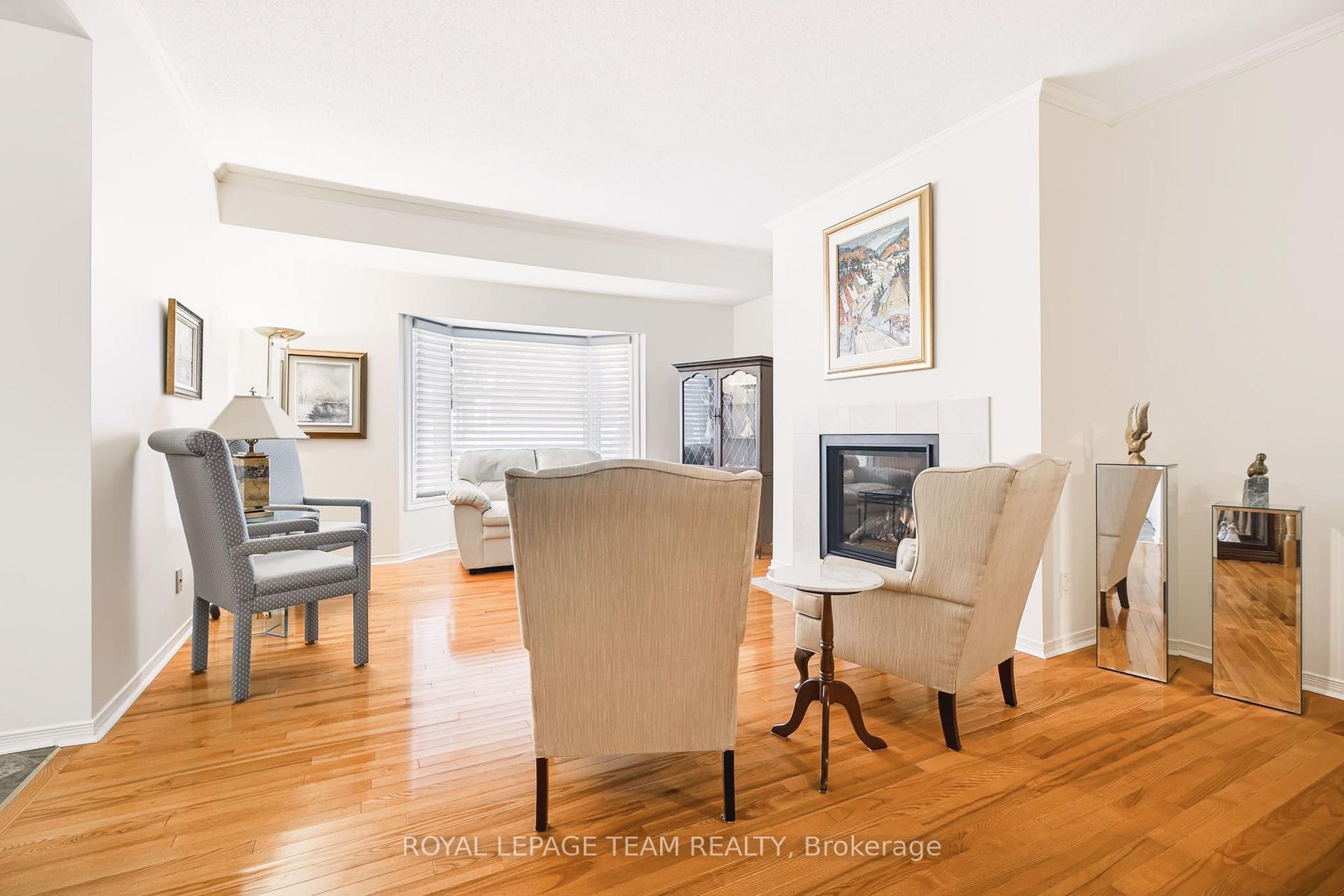 Photo 5 of 19 Pine Needles Court, Ottawa, Stittsville (Central) — HOMEH