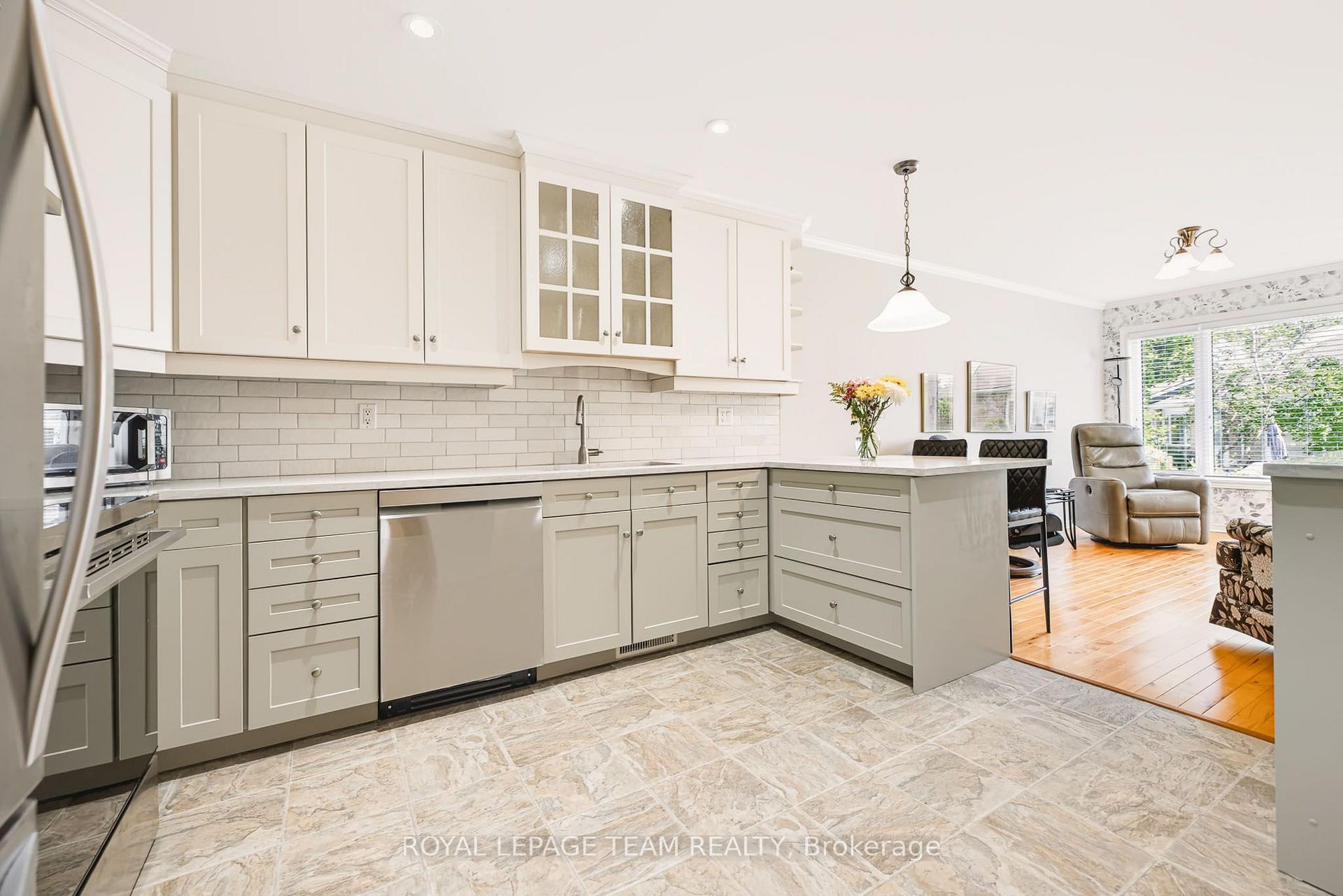 Photo 11 of 19 Pine Needles Court, Ottawa, Stittsville (Central) — HOMEH