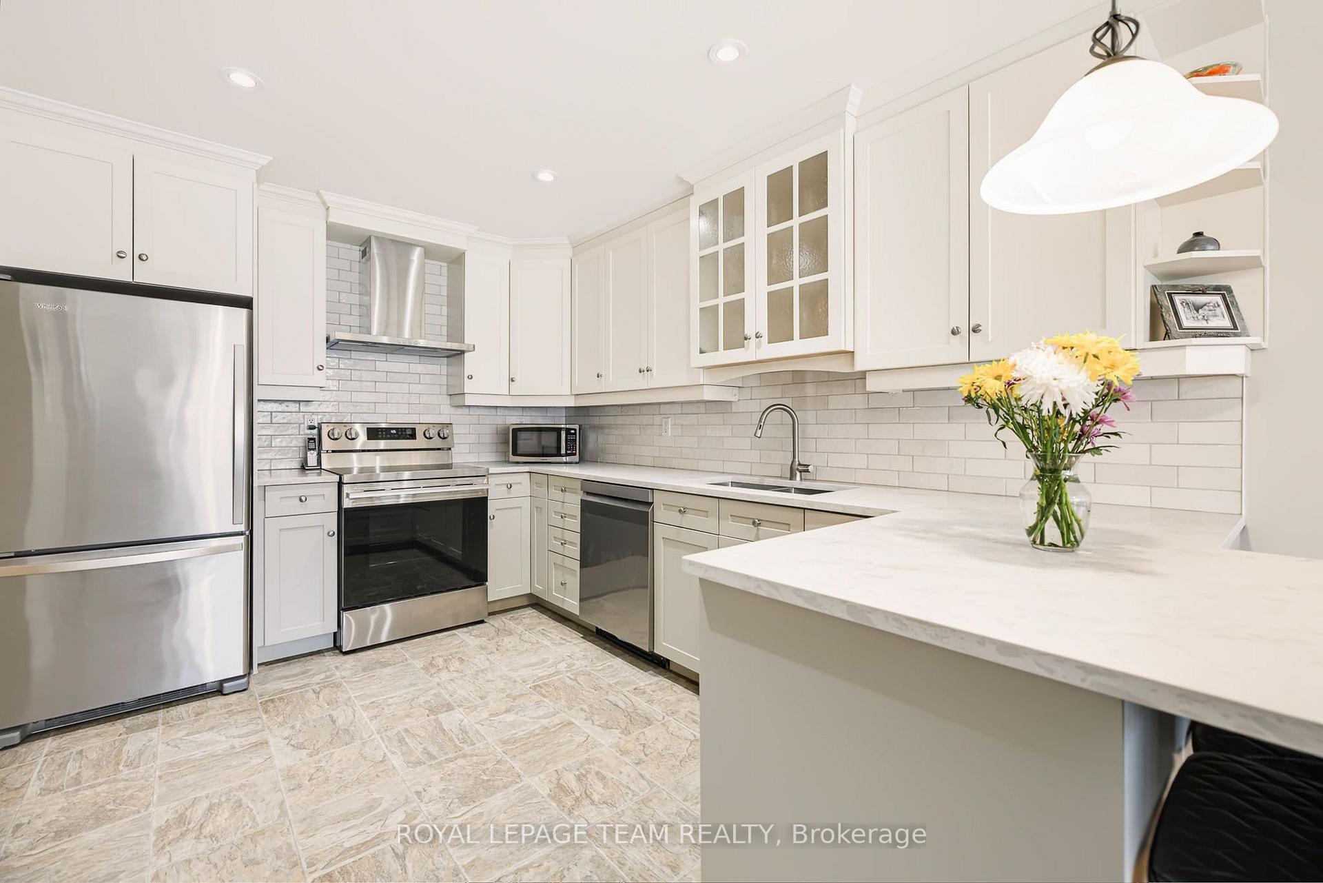 Photo 13 of 19 Pine Needles Court, Ottawa, Stittsville (Central) — HOMEH
