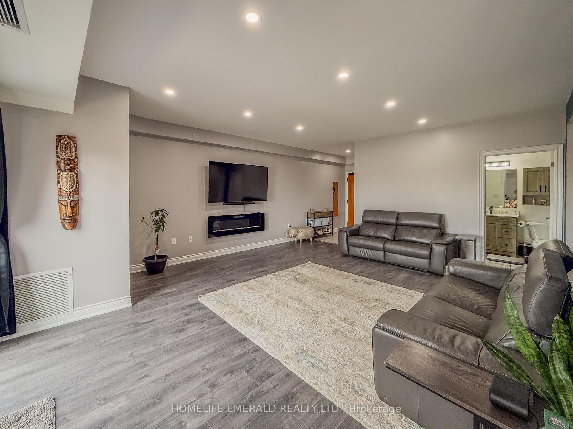 Photo 12 of Unit 413, 100 Dean Avenue, Barrie, Painswick South — HOMEH