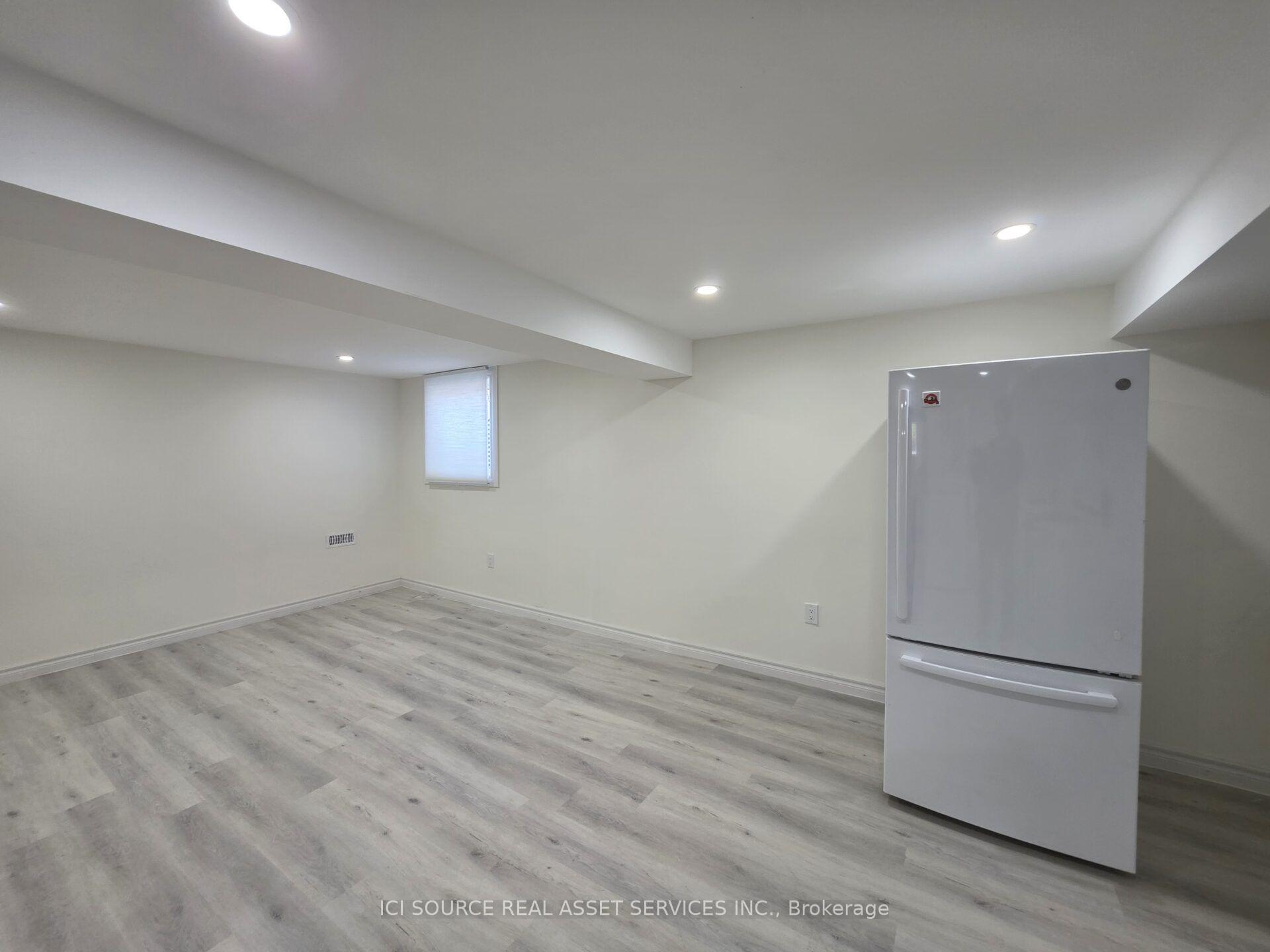 Photo 3 of Unit Basement, 1324 Odessa Crescent, Oakville, College Park — HOMEH