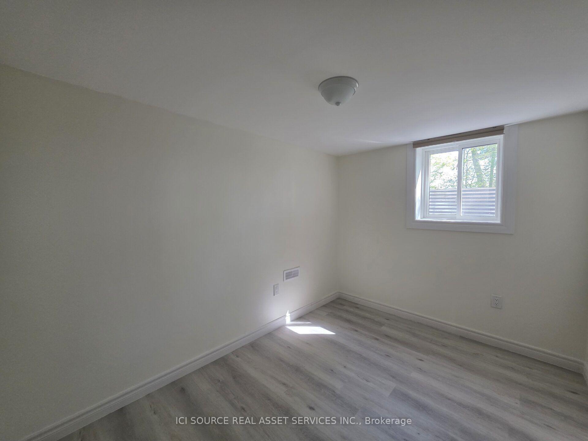 Photo 8 of Unit Basement, 1324 Odessa Crescent, Oakville, College Park — HOMEH