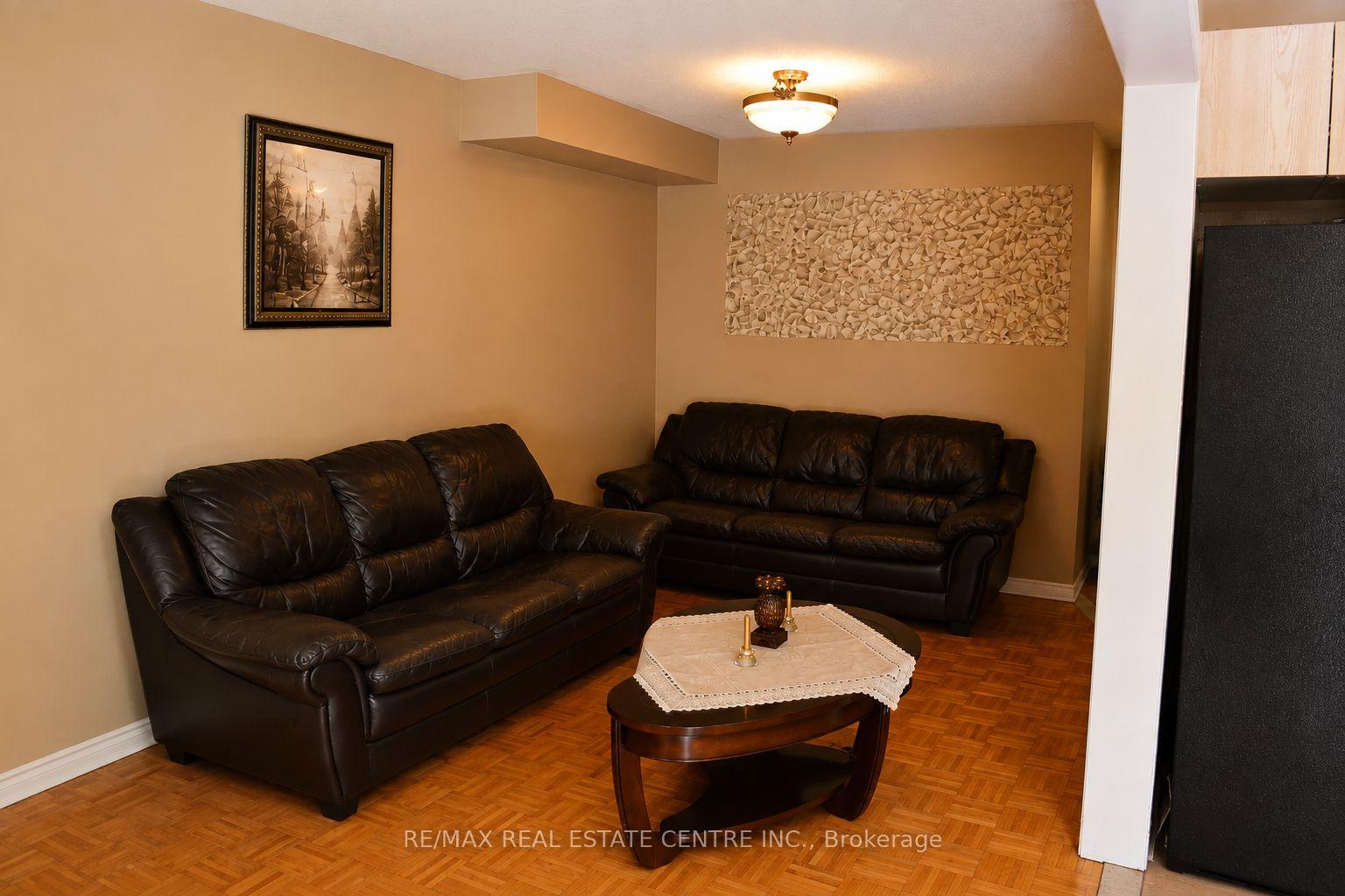Photo 11 of 92 Blackthorn Drive, Vaughan, Maple — HOMEH