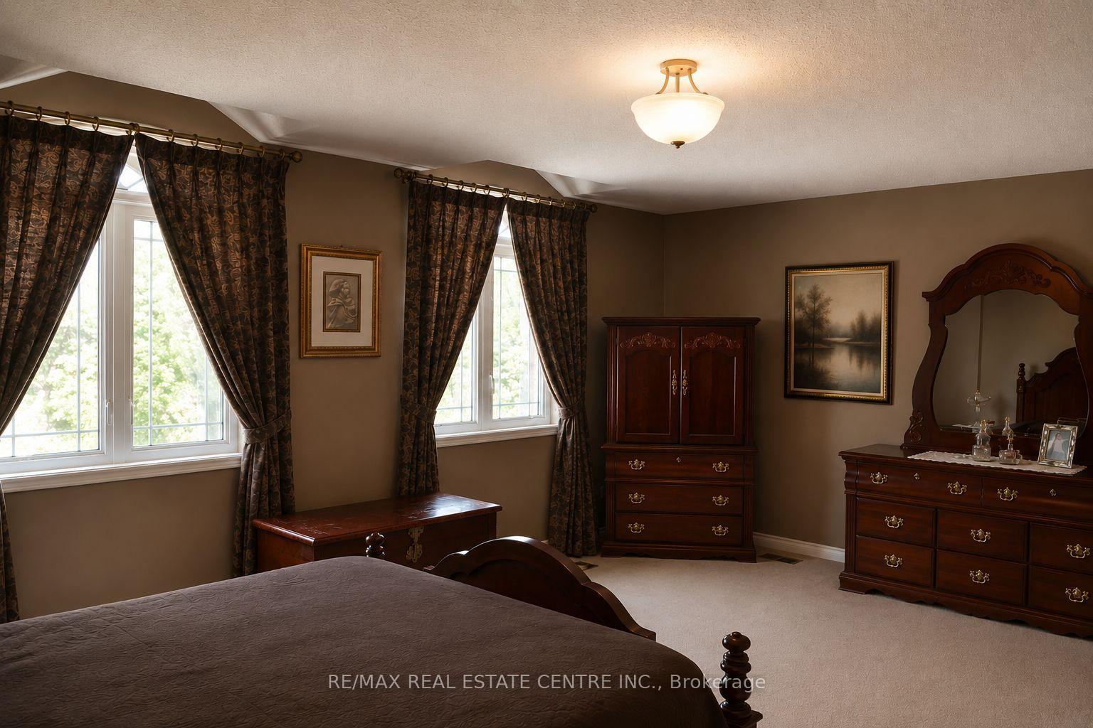 Photo 19 of 92 Blackthorn Drive, Vaughan, Maple — HOMEH