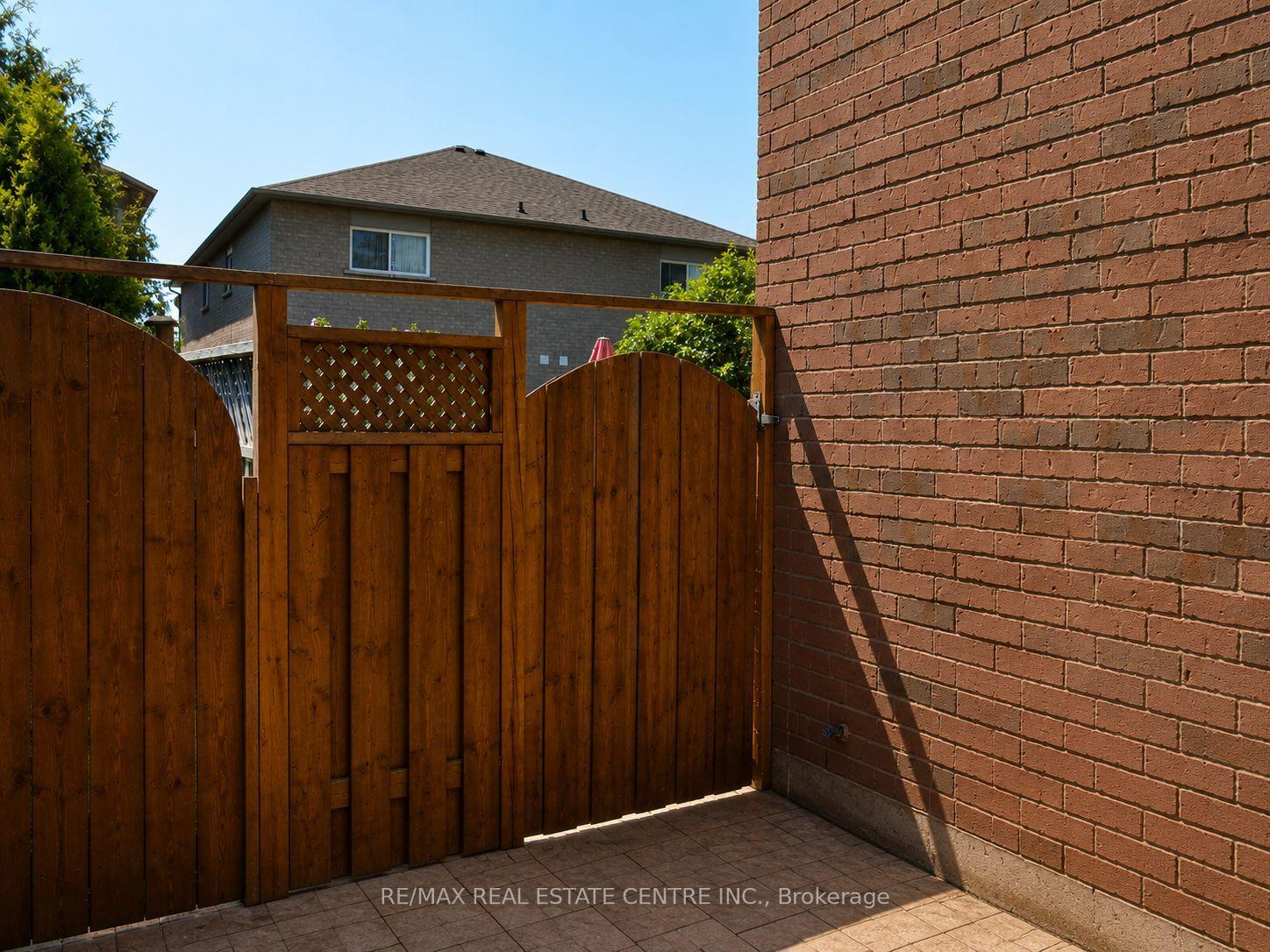 Photo 25 of 92 Blackthorn Drive, Vaughan, Maple — HOMEH