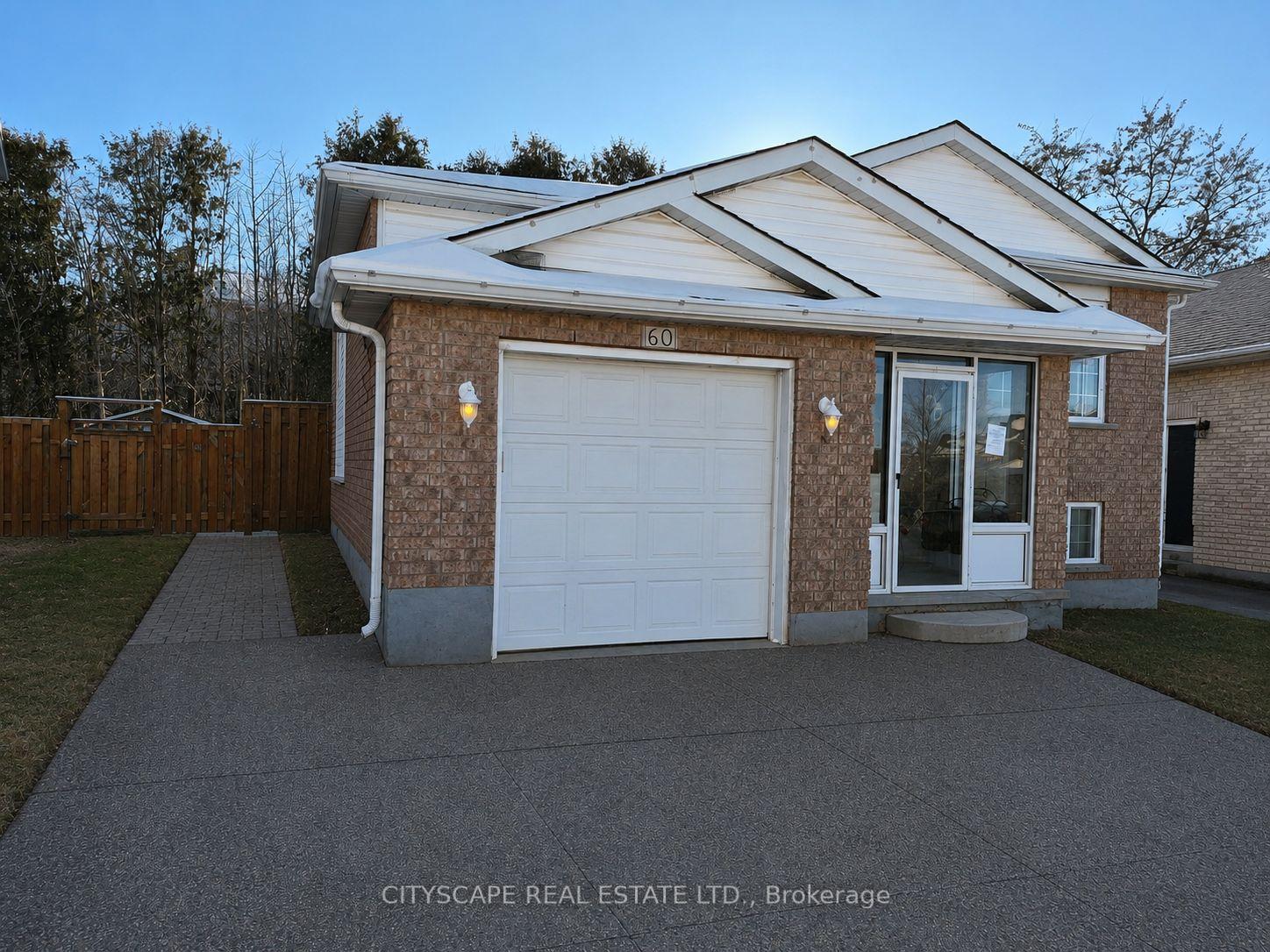 Photo 1 of 60 Castlewood Place, Cambridge, Christopher-Champlain — HOMEH