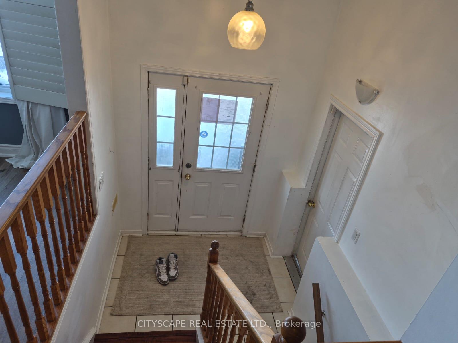 Photo 3 of 60 Castlewood Place, Cambridge, Christopher-Champlain — HOMEH