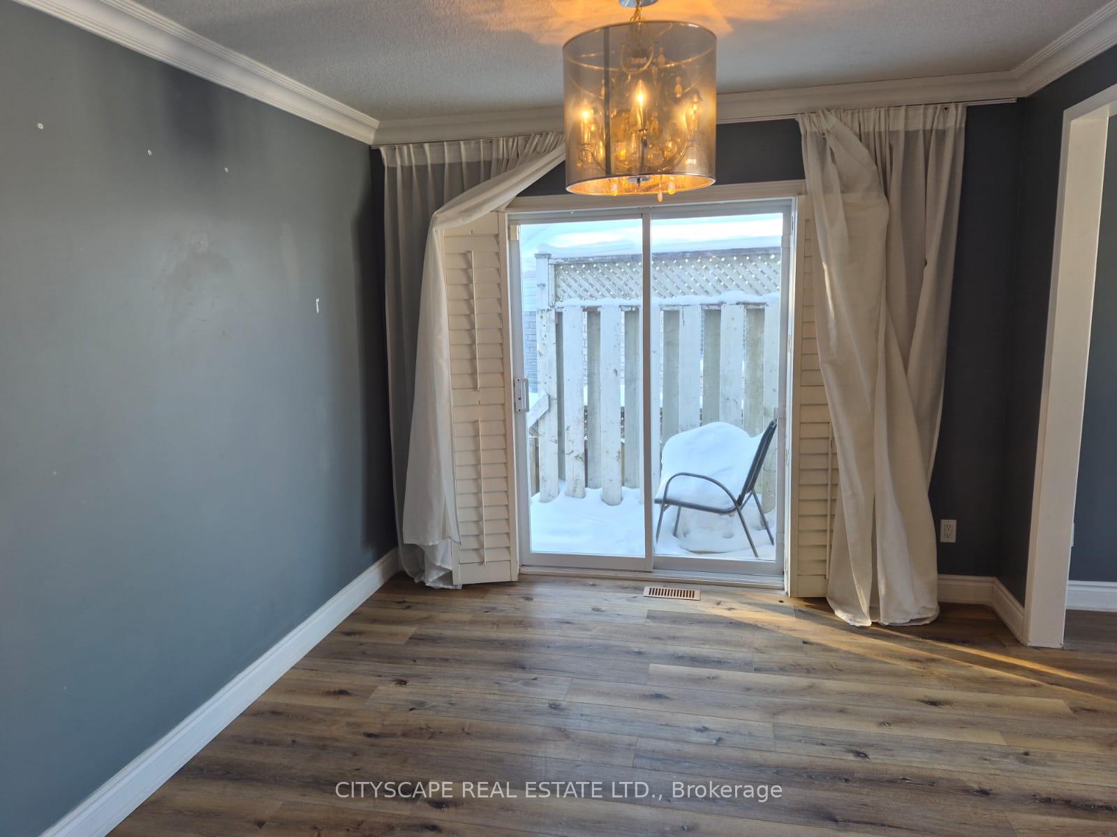 Photo 8 of 60 Castlewood Place, Cambridge, Christopher-Champlain — HOMEH