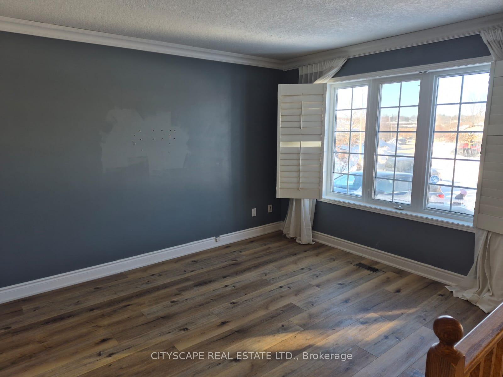 Photo 9 of 60 Castlewood Place, Cambridge, Christopher-Champlain — HOMEH