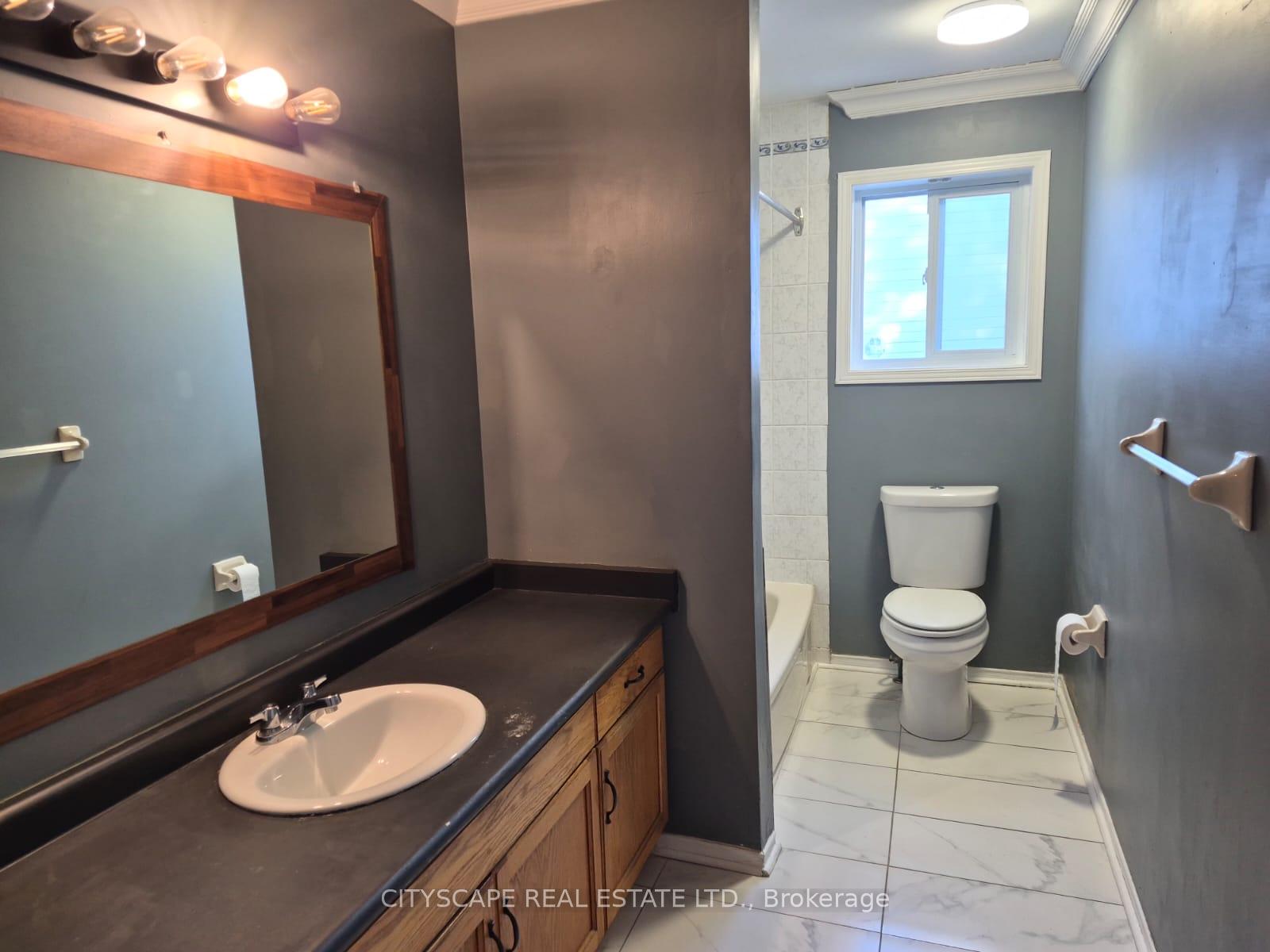 Photo 12 of 60 Castlewood Place, Cambridge, Christopher-Champlain — HOMEH