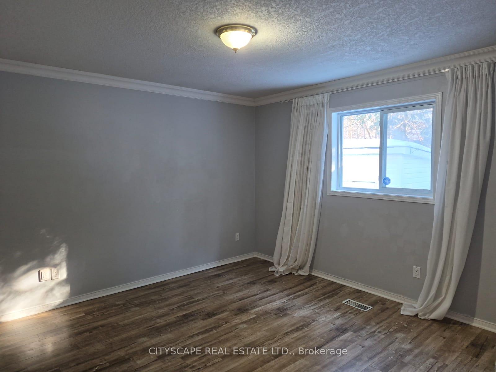 Photo 13 of 60 Castlewood Place, Cambridge, Christopher-Champlain — HOMEH