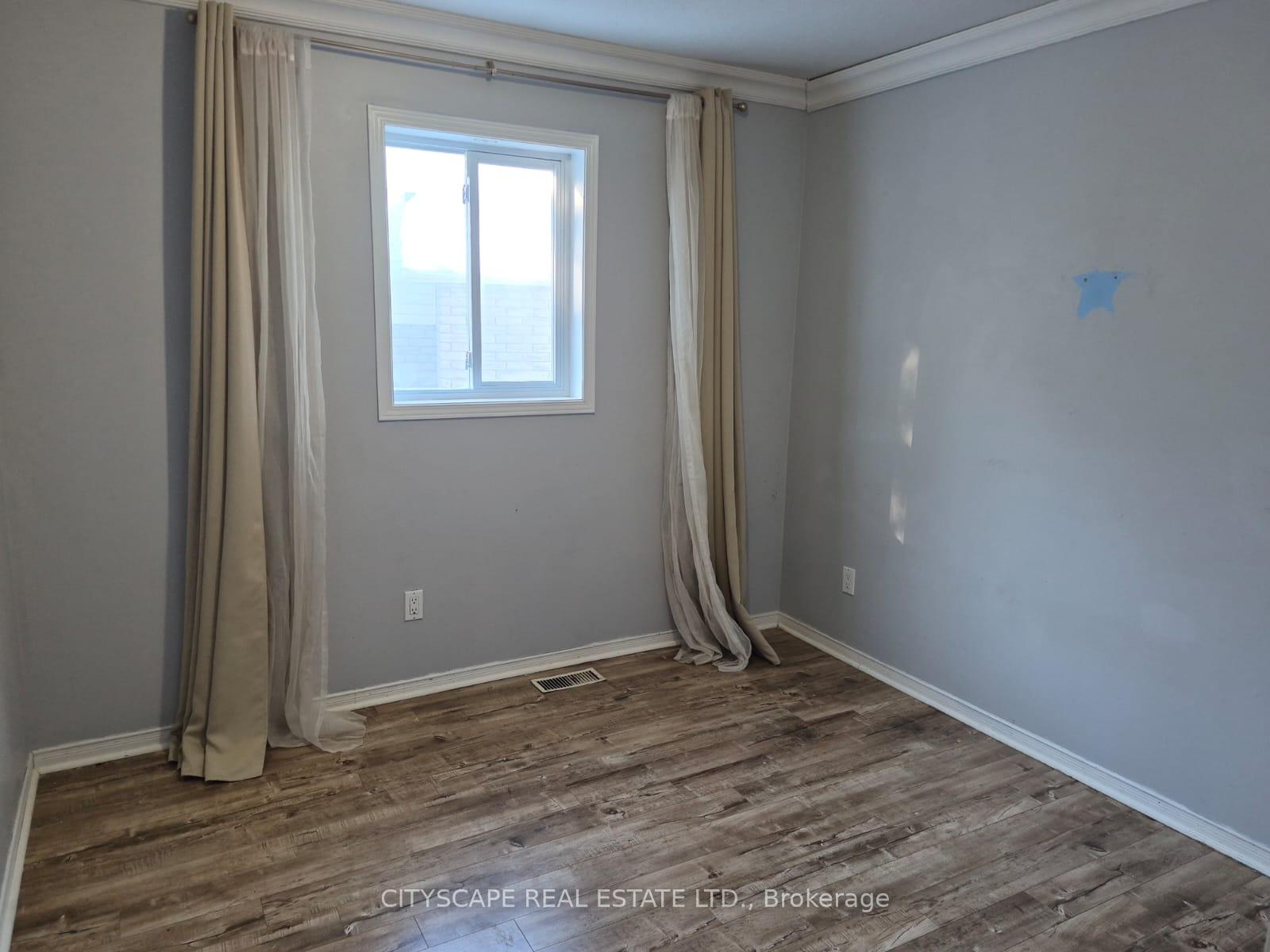 Photo 17 of 60 Castlewood Place, Cambridge, Christopher-Champlain — HOMEH