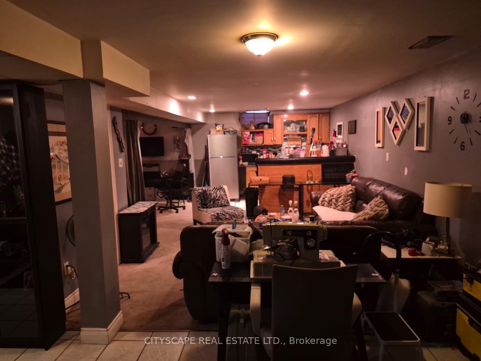 Photo 20 of 60 Castlewood Place, Cambridge, Christopher-Champlain — HOMEH