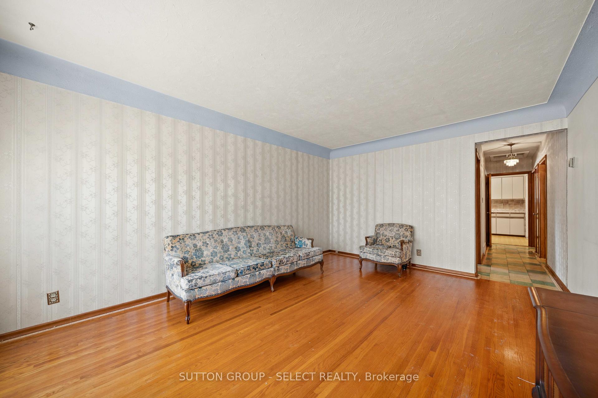 Photo 19 of 25 Gladstone Avenue, London, South I — HOMEH